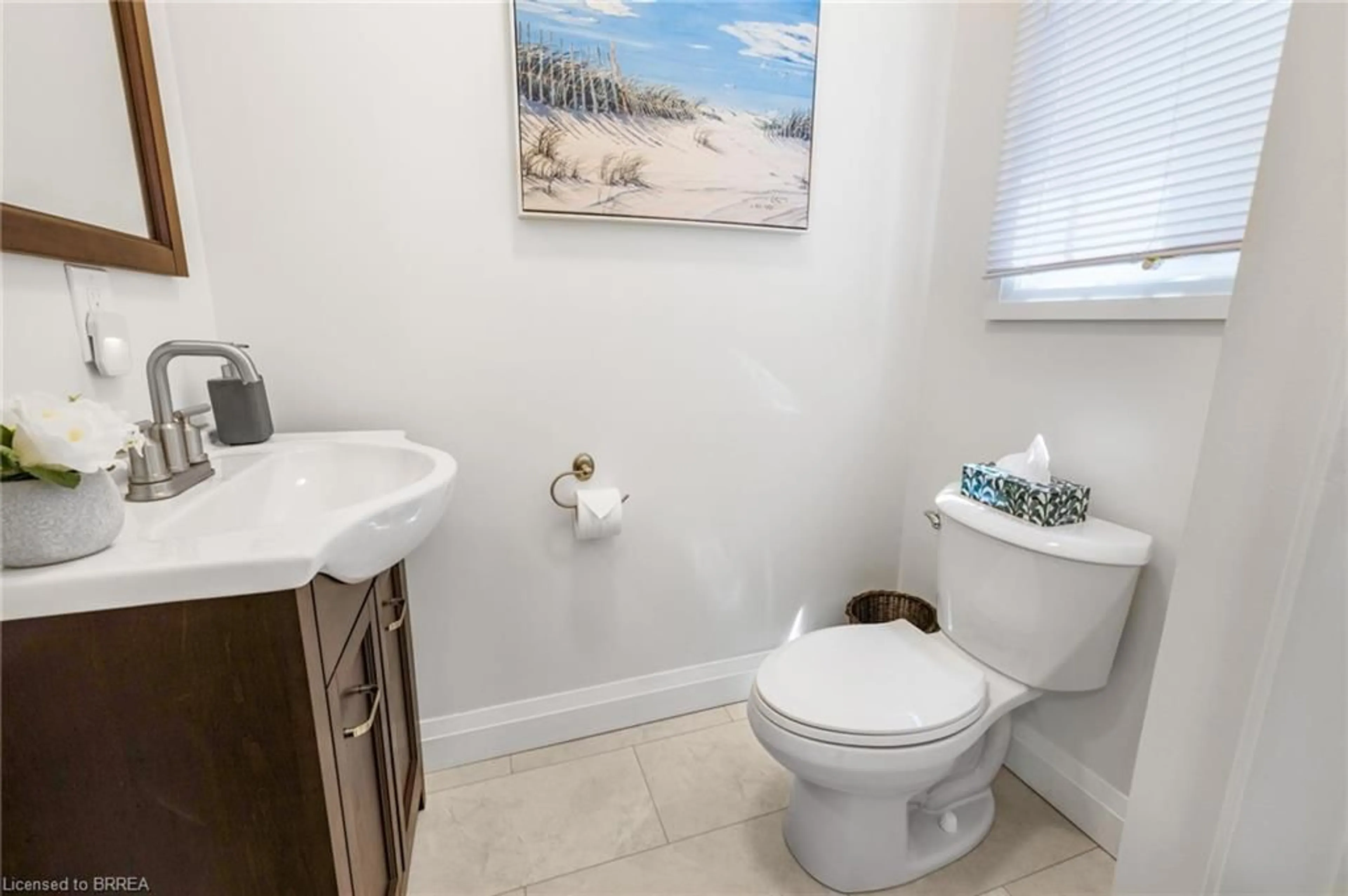 Standard bathroom, ceramic/tile floor for 375 Holiday Inn Dr #4, Cambridge Ontario N3C 3P6