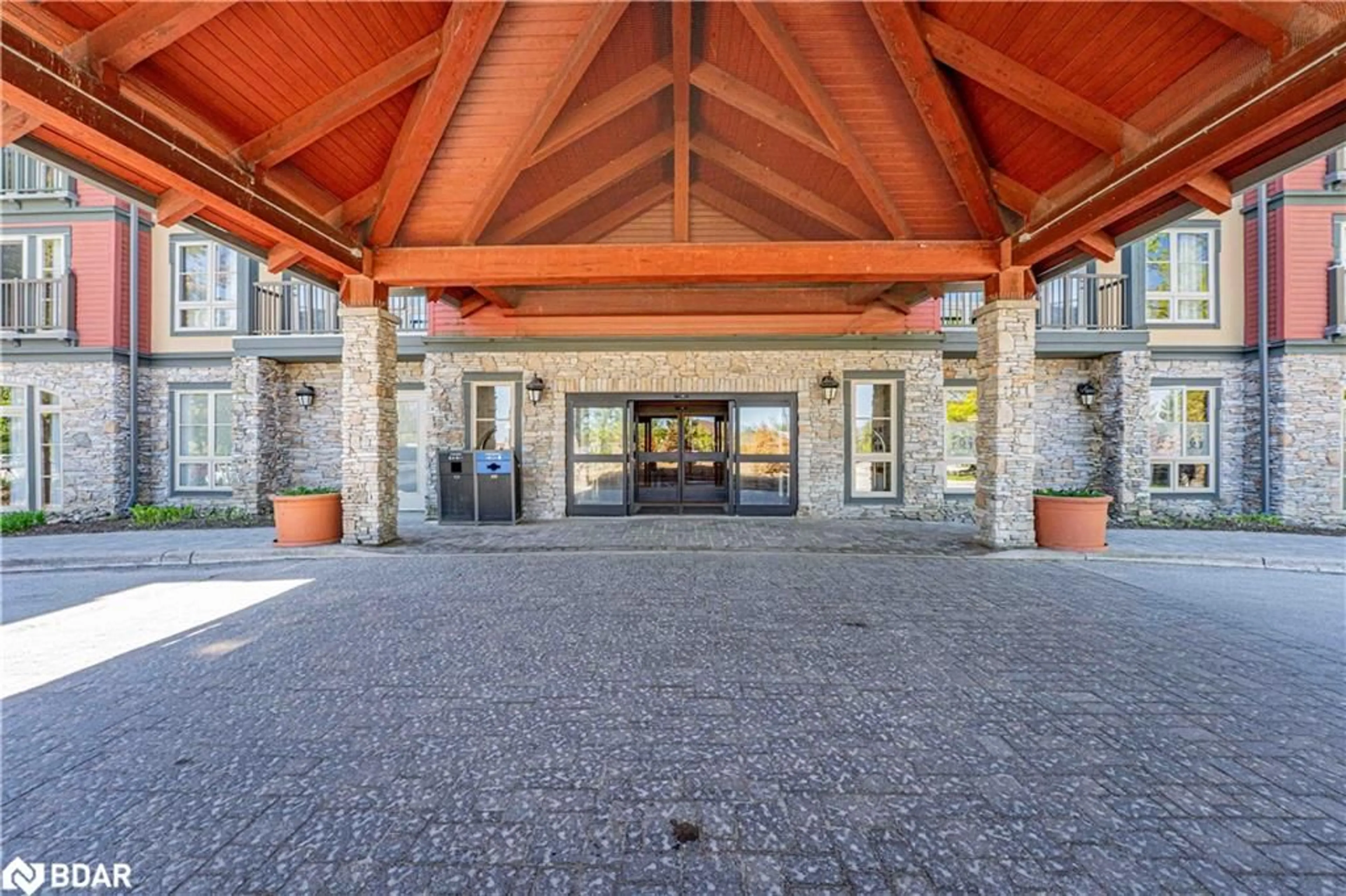 Indoor foyer for 156 Jozo Weider Blvd #437, The Blue Mountains Ontario L9Y 0V2