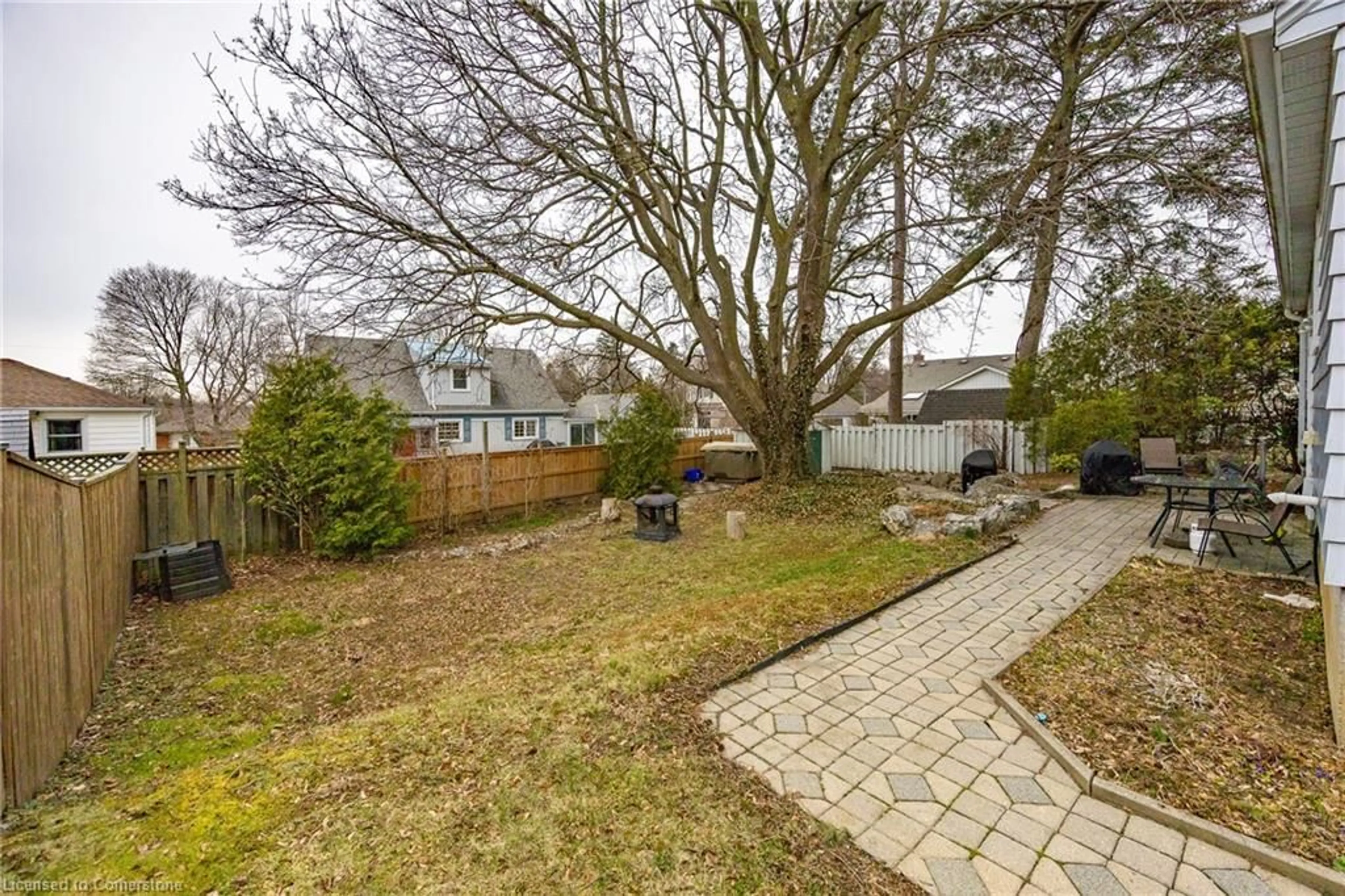 A pic from outside/outdoor area/front of a property/back of a property/a pic from drone, street for 20 Gibson Dr, Simcoe Ontario N3Y 3L3