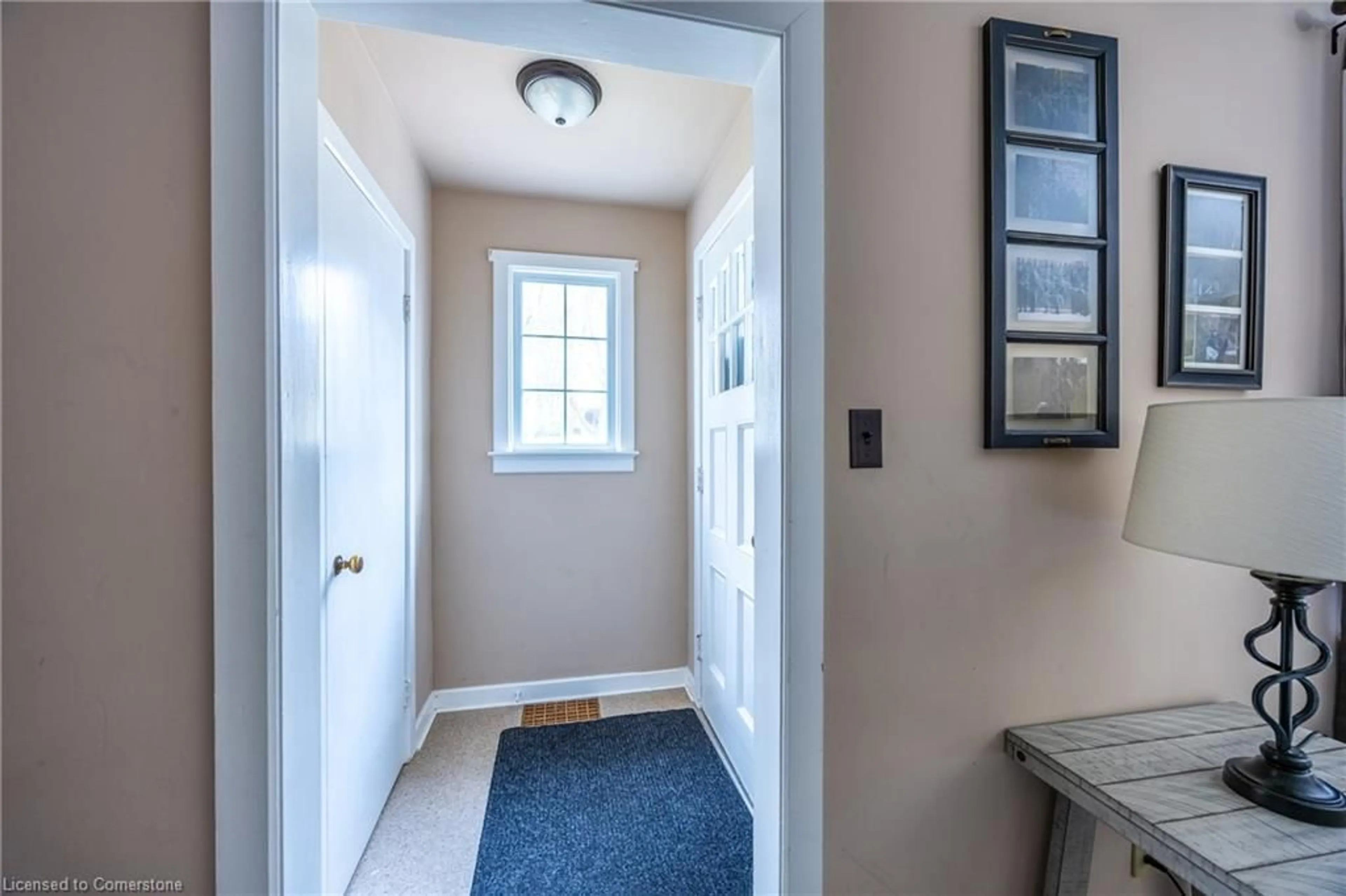 Indoor entryway for 20 Gibson Dr, Simcoe Ontario N3Y 3L3