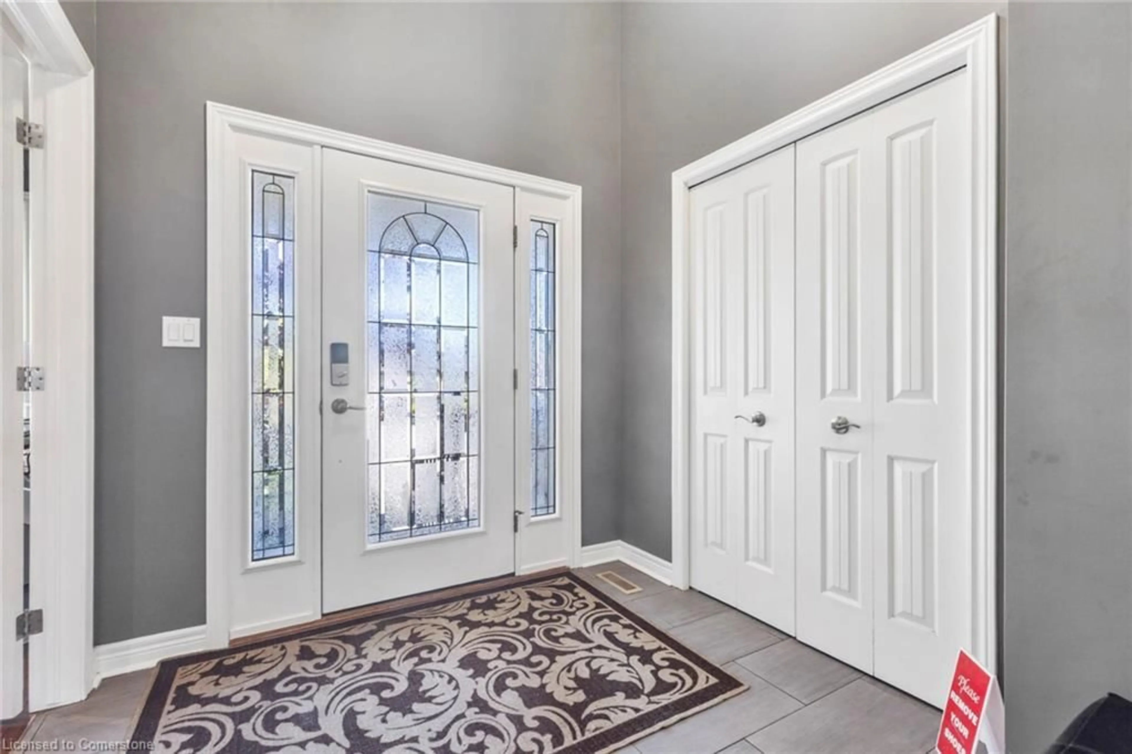 Indoor entryway for 734 Anzio Rd, Woodstock Ontario N4T 0B5
