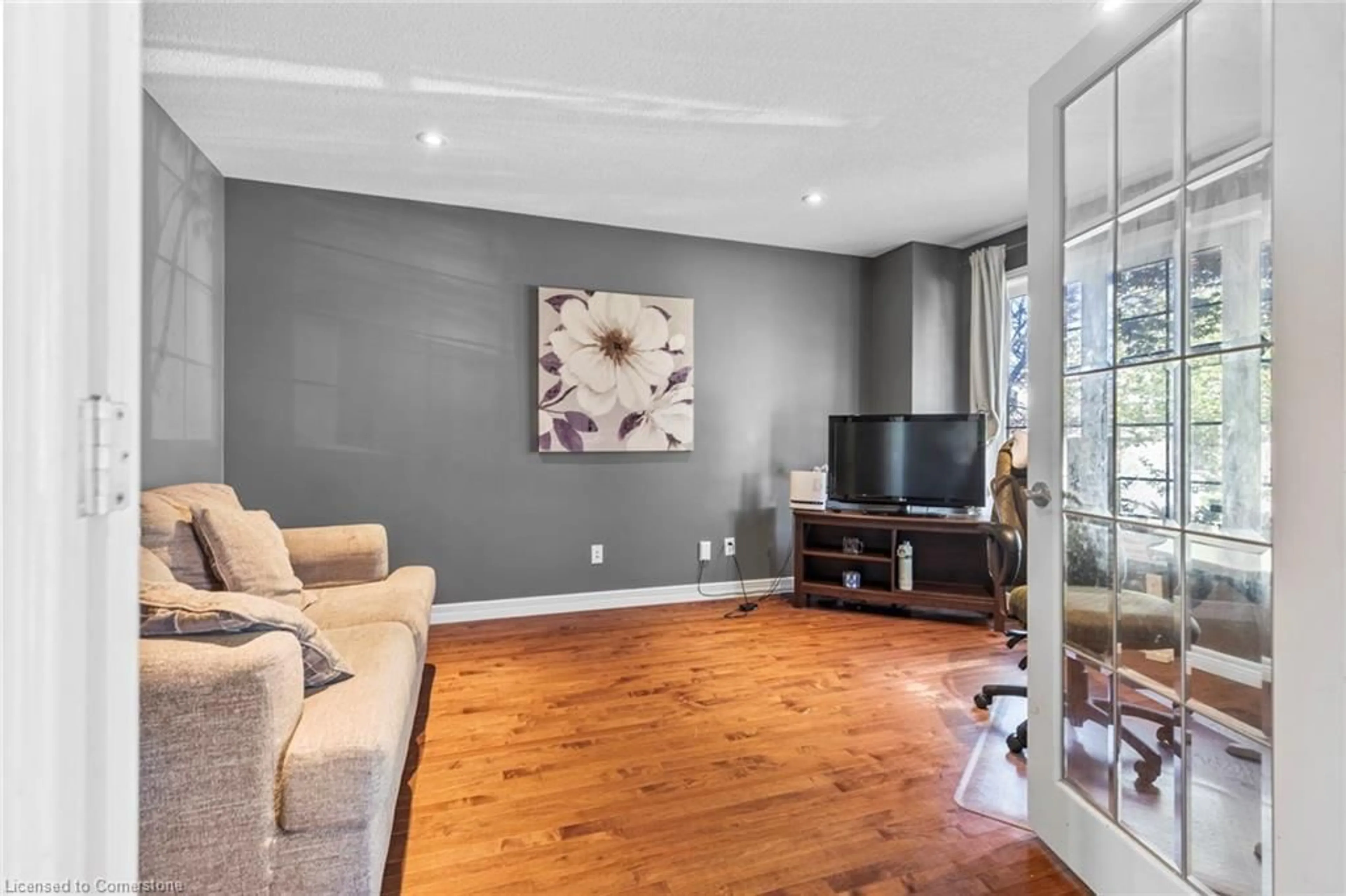 Living room with furniture, unknown for 734 Anzio Rd, Woodstock Ontario N4T 0B5