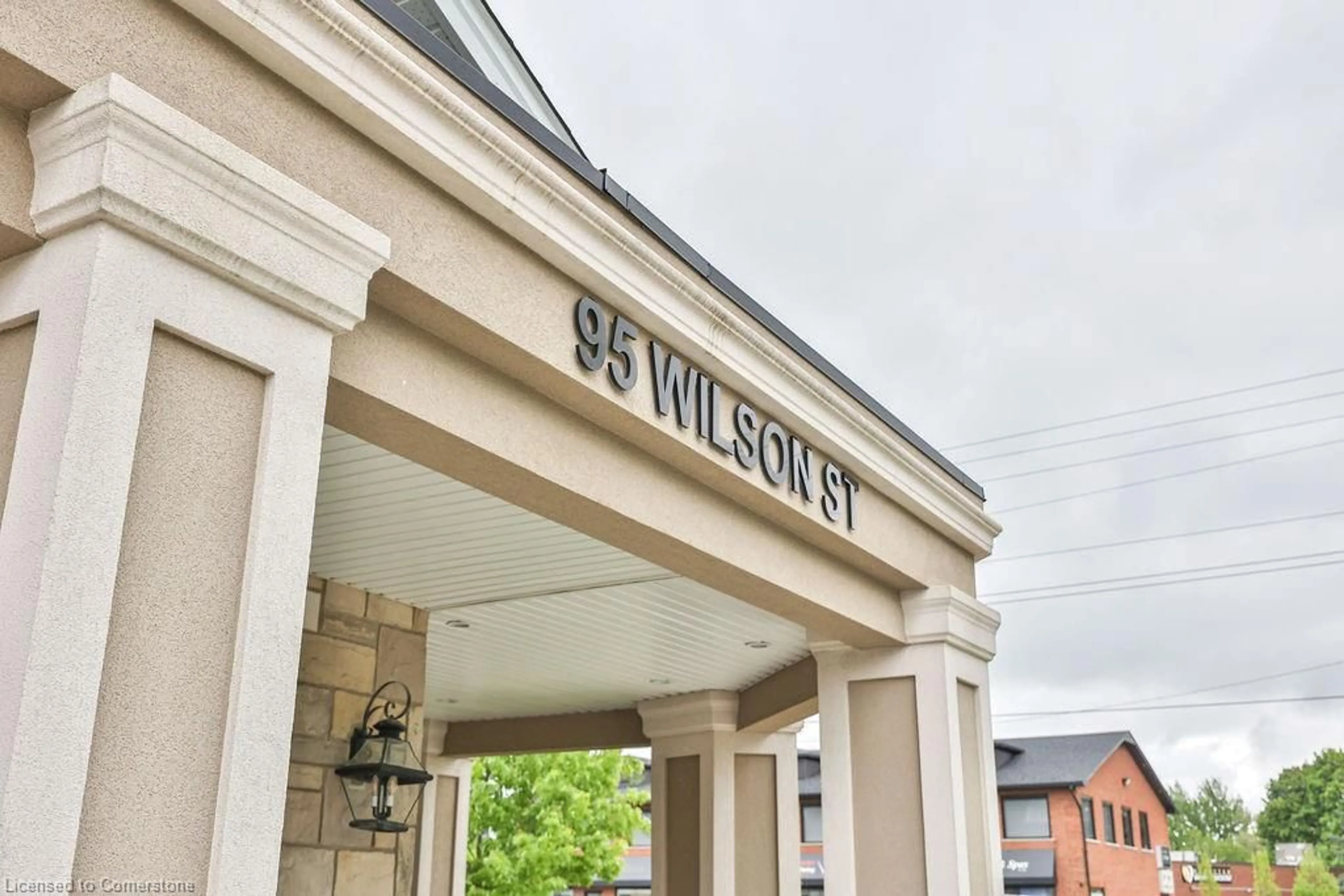 Indoor foyer for 95 Wilson St #310, Ancaster Ontario L8L 5C4