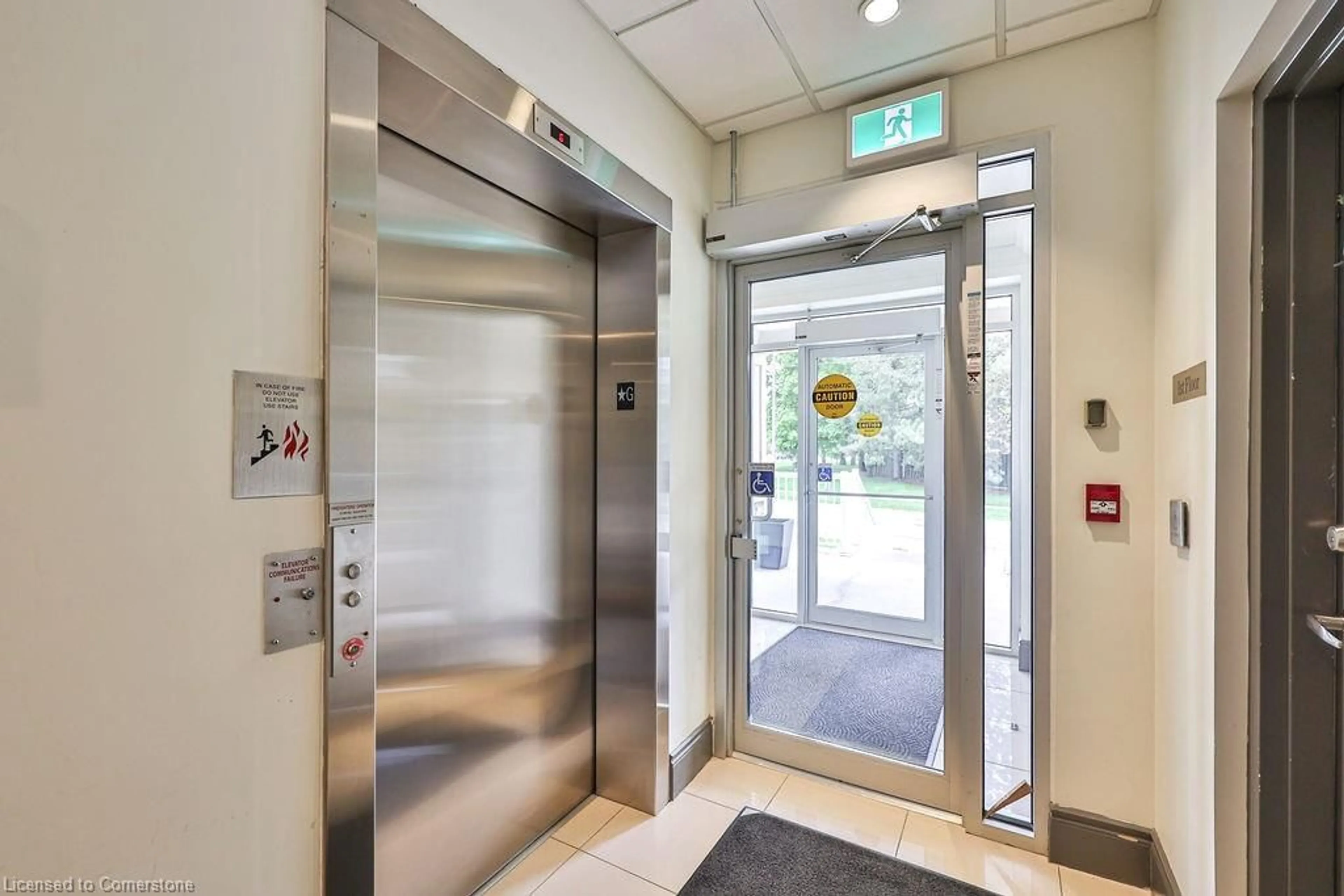 Indoor foyer for 95 Wilson St #310, Ancaster Ontario L8L 5C4
