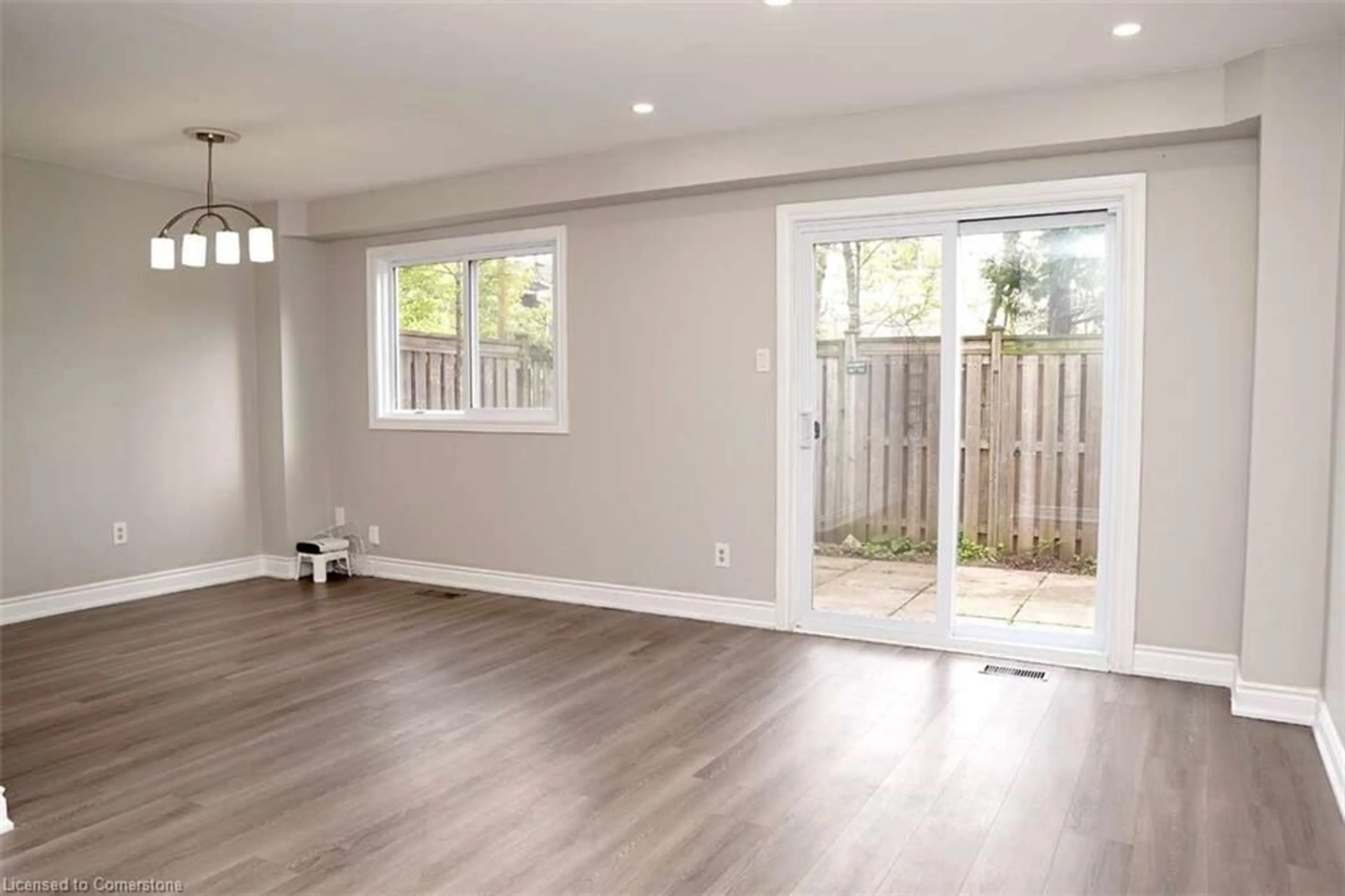 A pic of a room for 548 Sheraton Rd #40, Burlington Ontario L7L 4B2