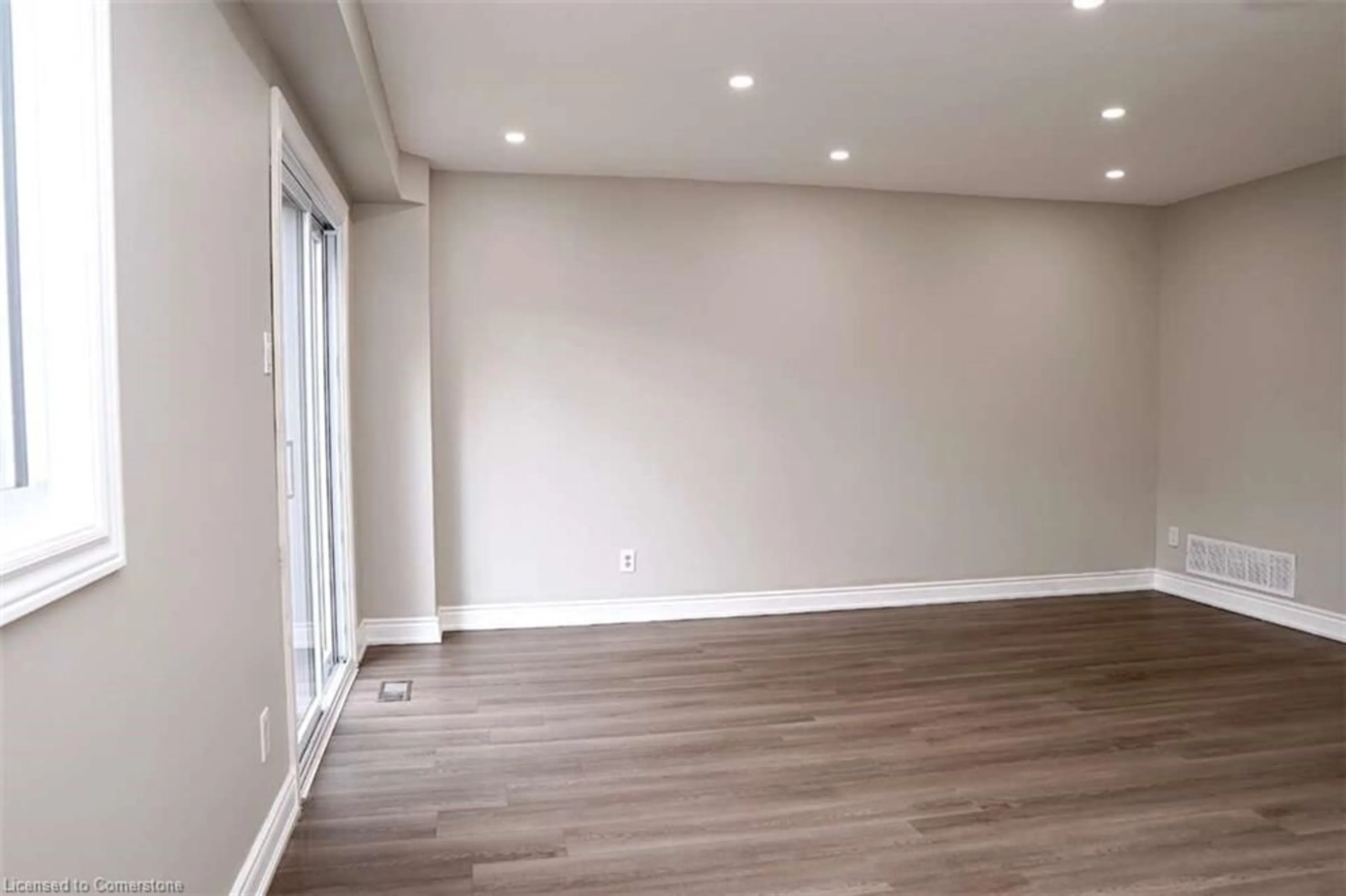 A pic of a room for 548 Sheraton Rd #40, Burlington Ontario L7L 4B2