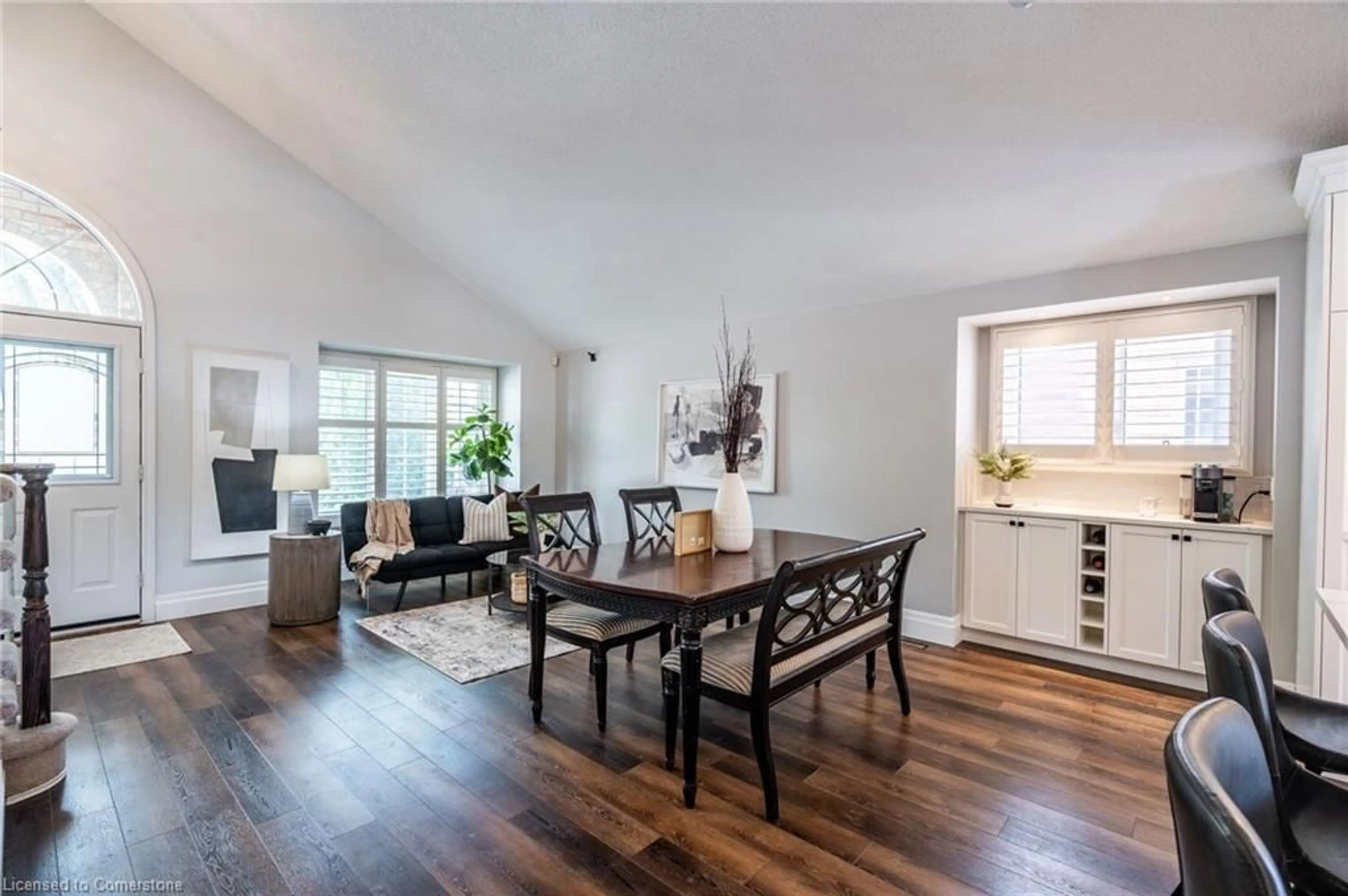 Dining room, wood/laminate floor for 213 Stagecoach Dr, Hamilton Ontario L0R 1W0