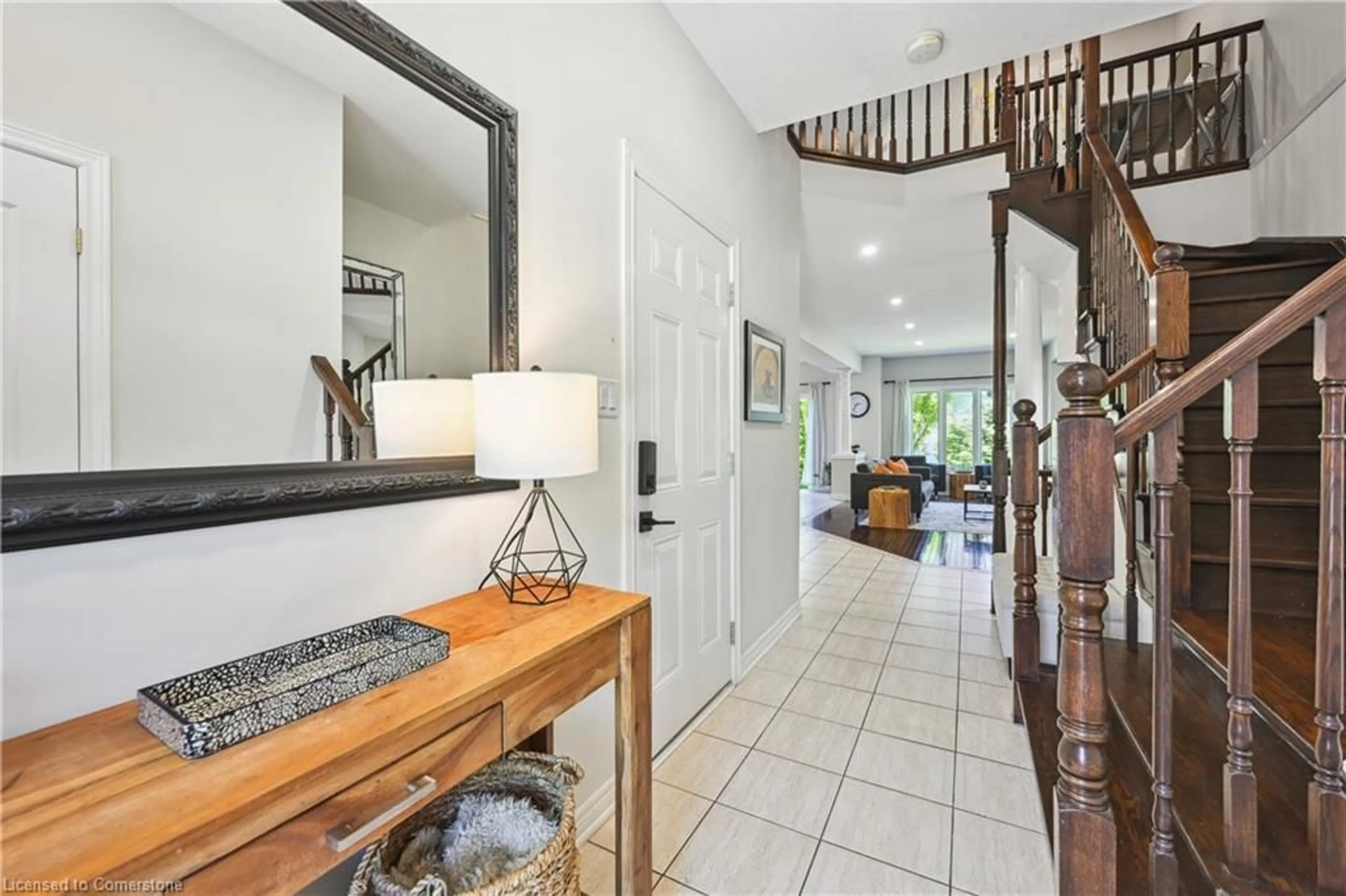 Indoor entryway for 39 Raymond Road Rd #7, Hamilton Ontario L9K 0B3