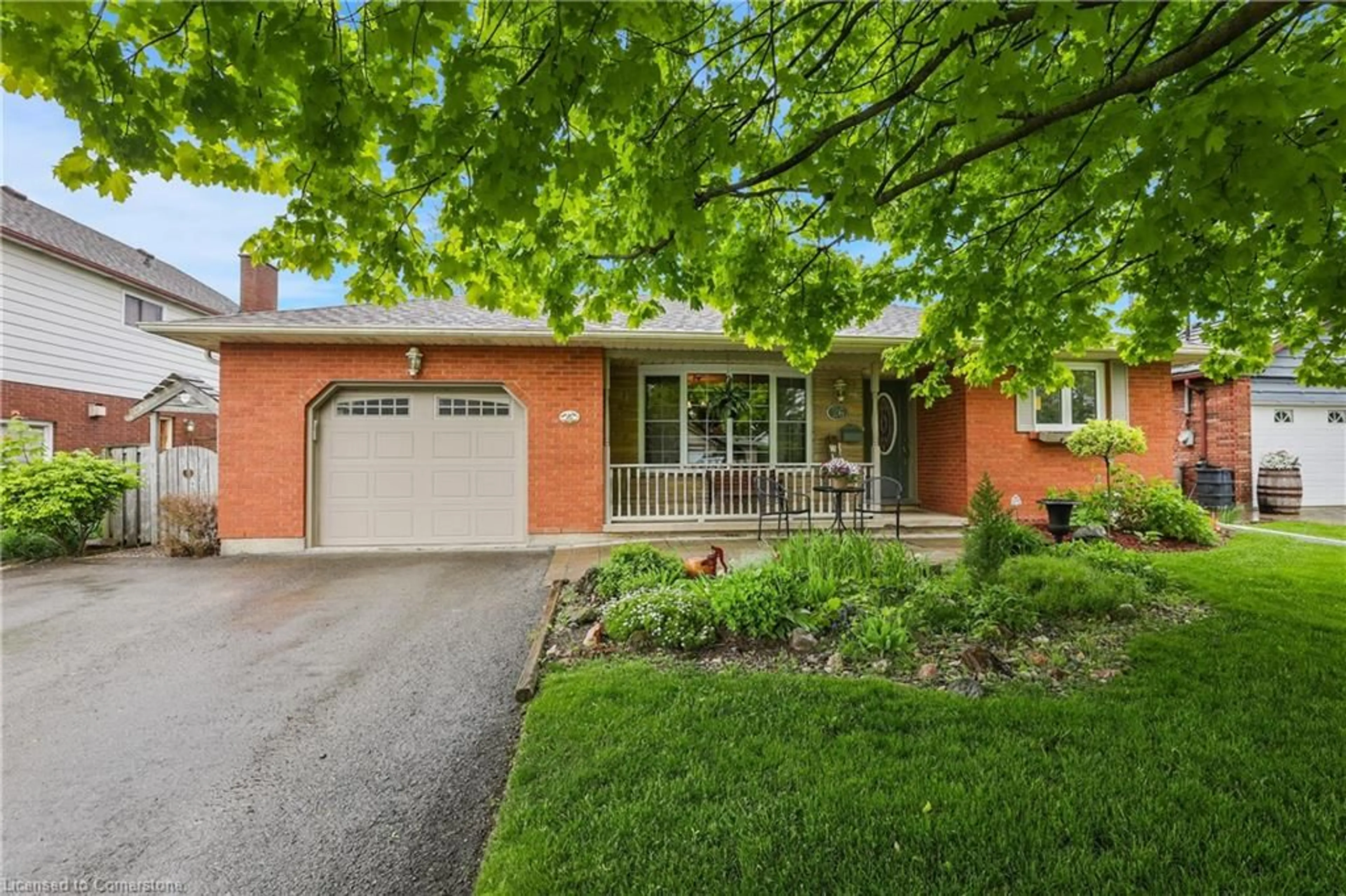 Home with brick exterior material, street for 26 Killins St, Smithville Ontario L0R 2A0