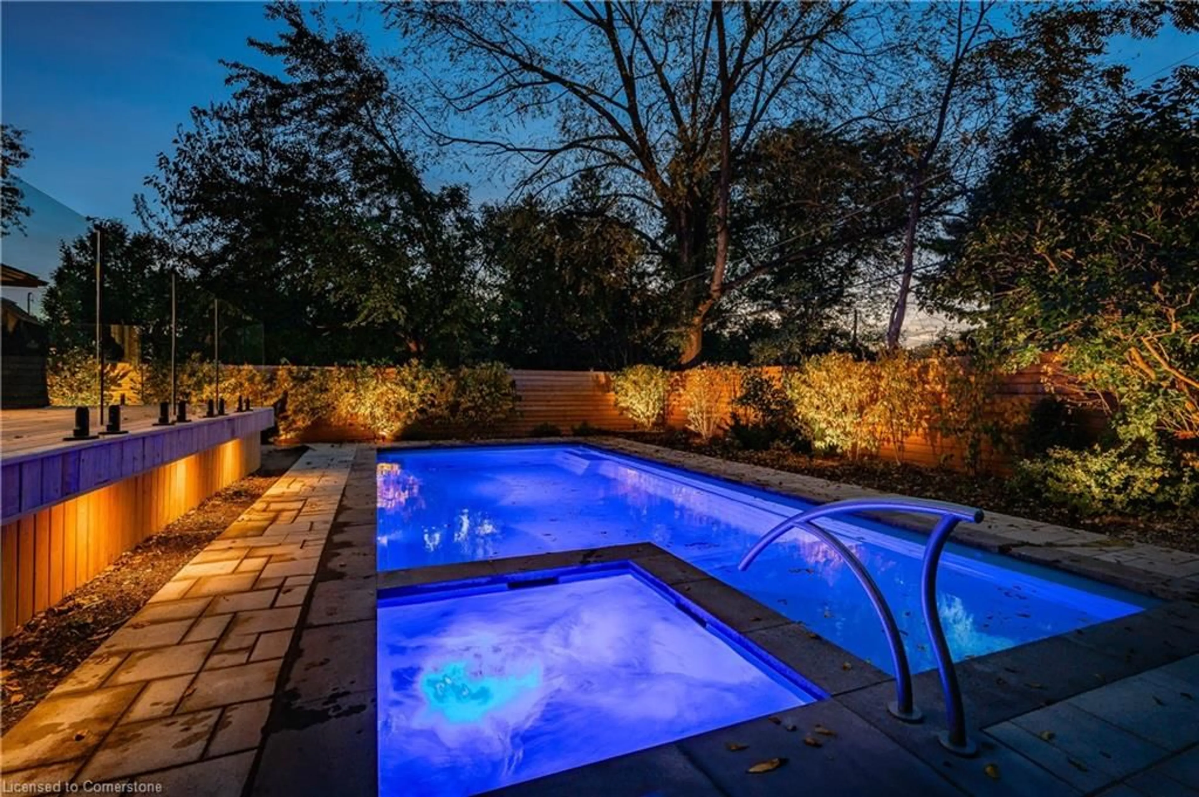 Pool for 4017 Grapehill Ave, Burlington Ontario L7L 1R1