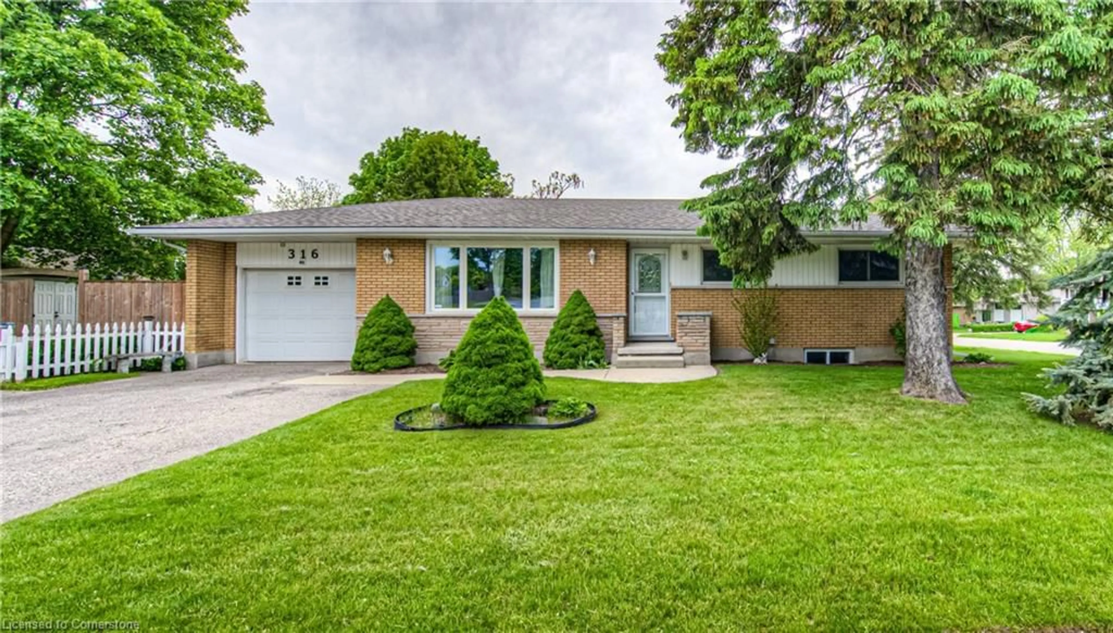 Home with vinyl exterior material, street for 316 Franklin St, Kitchener Ontario N2A 1Y8
