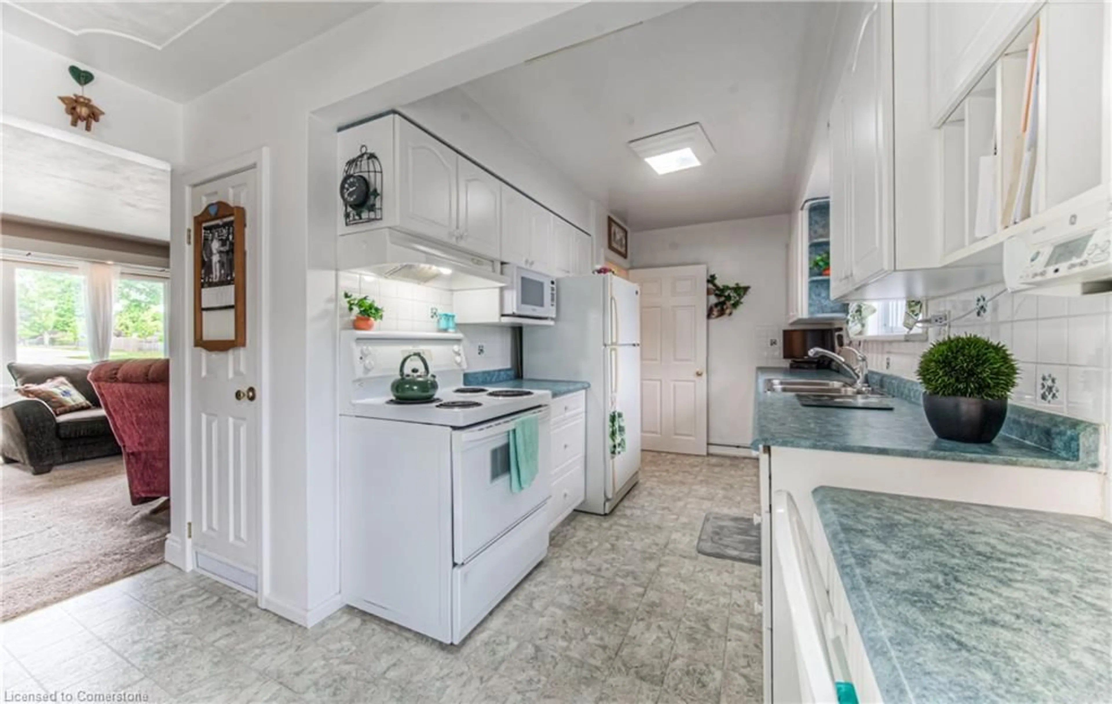 Standard kitchen, ceramic/tile floor for 316 Franklin St, Kitchener Ontario N2A 1Y8