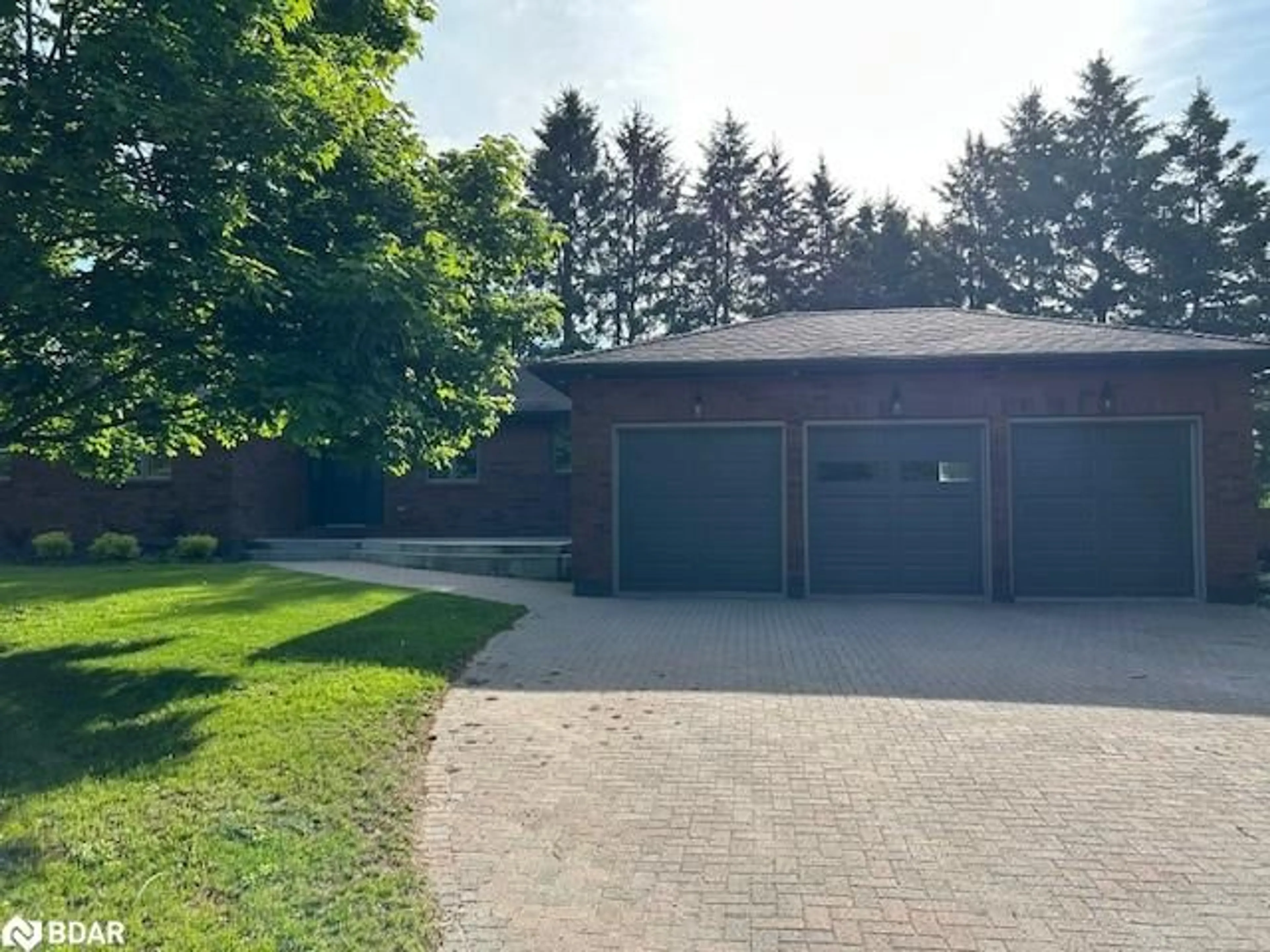 A pic from outside/outdoor area/front of a property/back of a property/a pic from drone, street for 46 Holloway Lane, Midhurst Ontario L0L 1X1