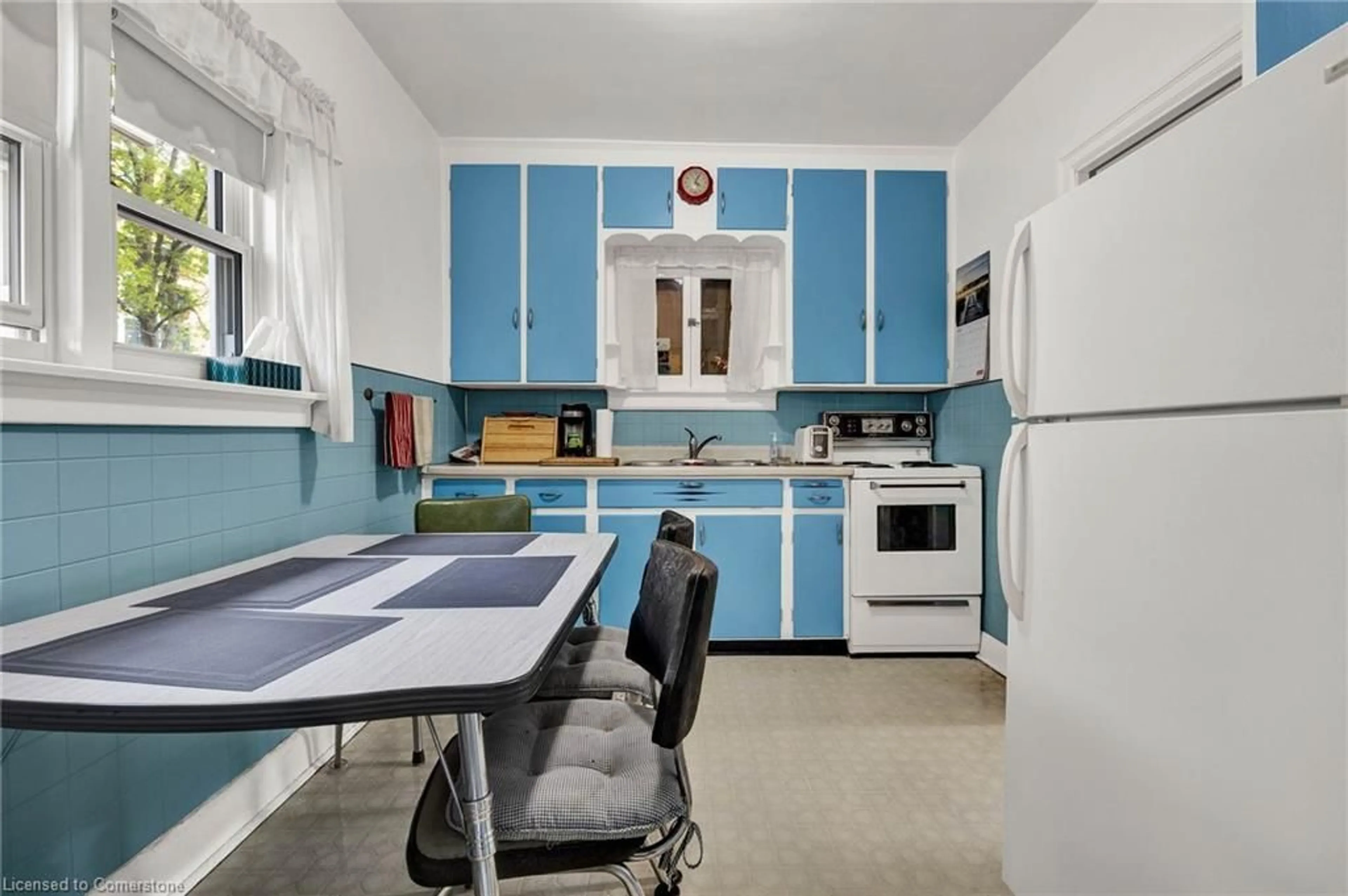 Standard kitchen, unknown for 7 Stahl Ave, Kitchener Ontario N2H 5R5