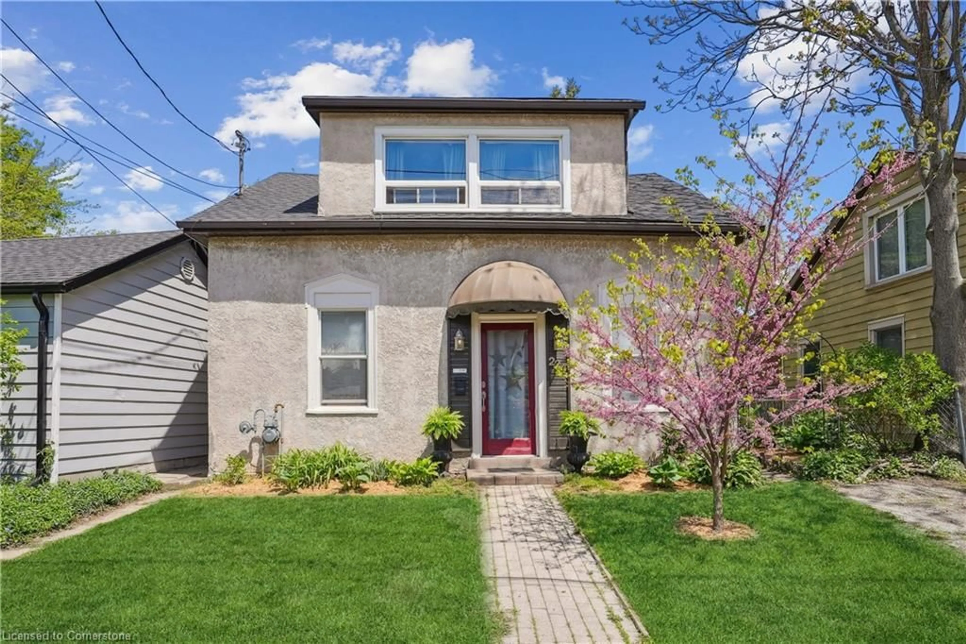 Home with brick exterior material, street for 224 Napier St, Hamilton Ontario L8R 1S7