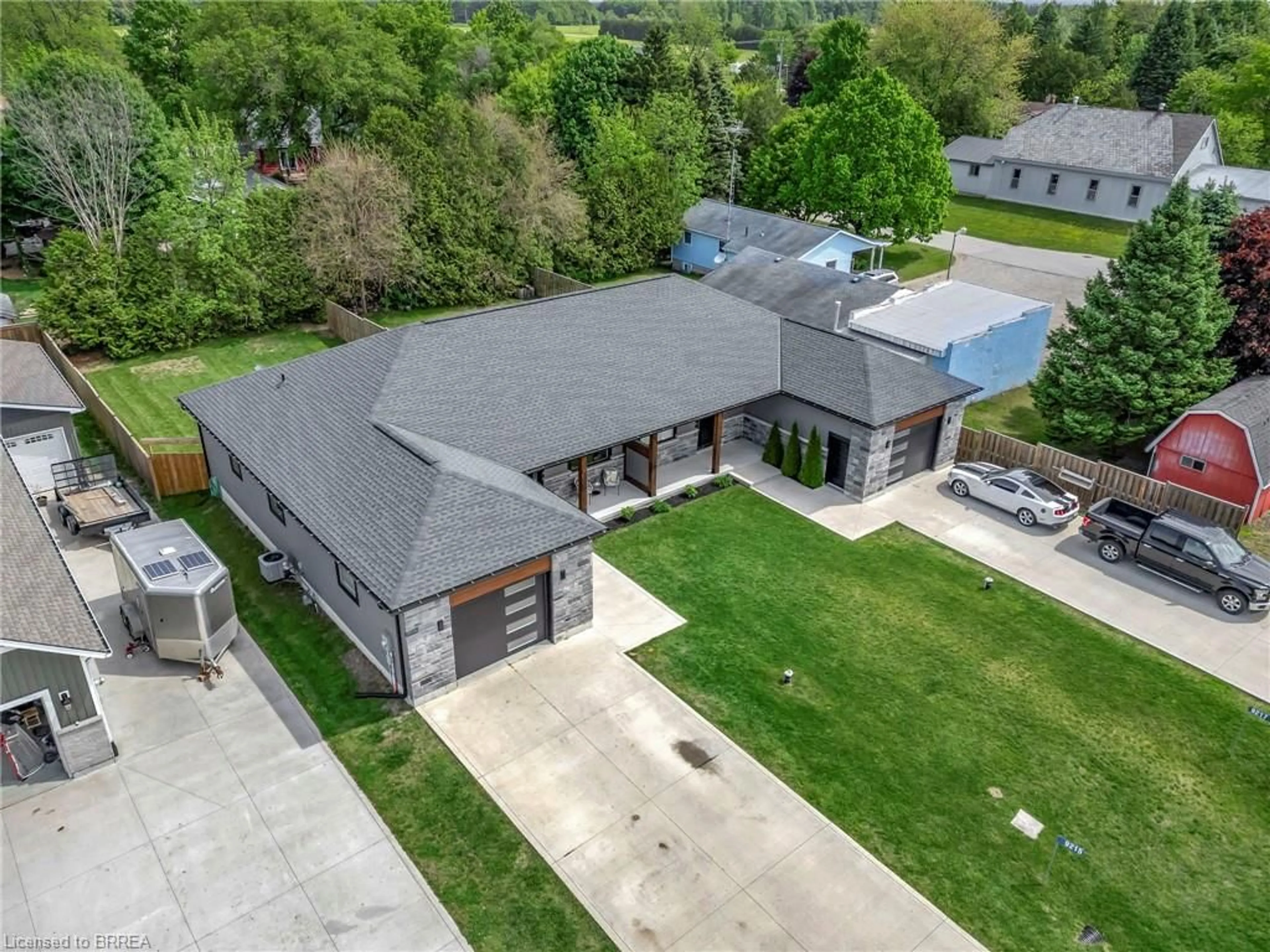 A pic from outside/outdoor area/front of a property/back of a property/a pic from drone, unknown for 12 Albert St, Langton Ontario N5V 2L8