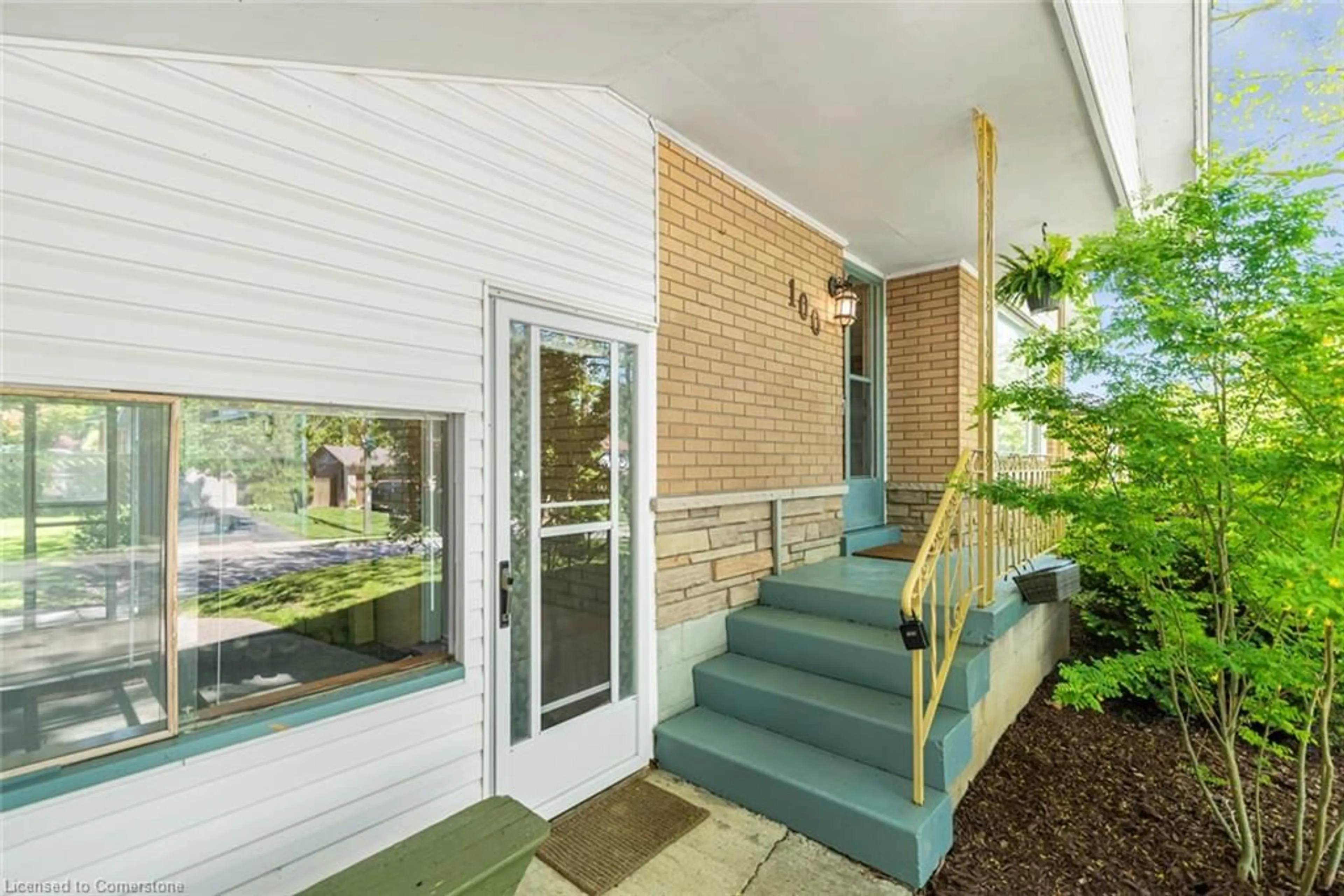 Unknown for 100 Ross St, Caledonia Ontario N3W 1A9