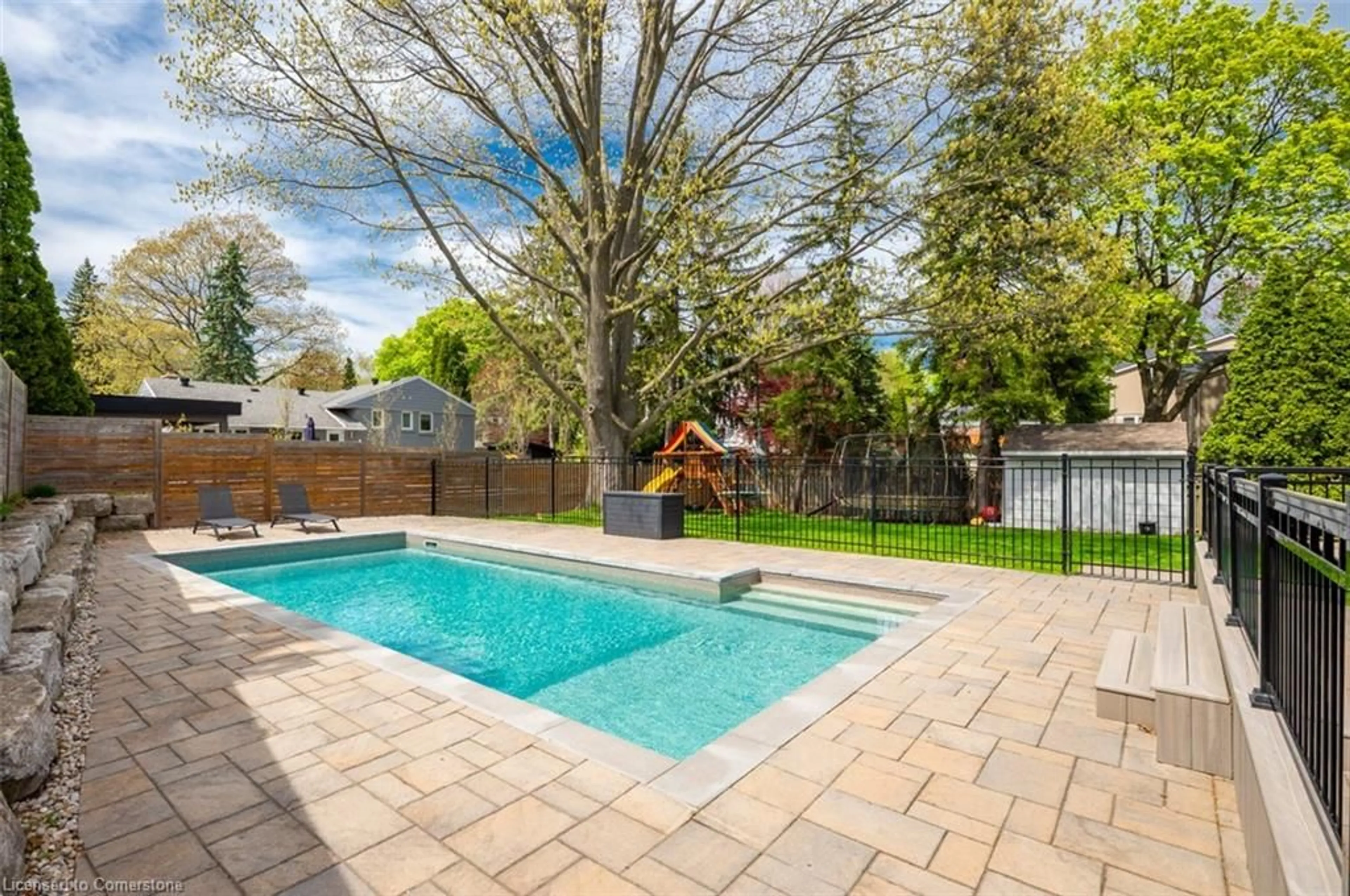 Pool for 585 Deborah Cres, Burlington Ontario L7T 2N2