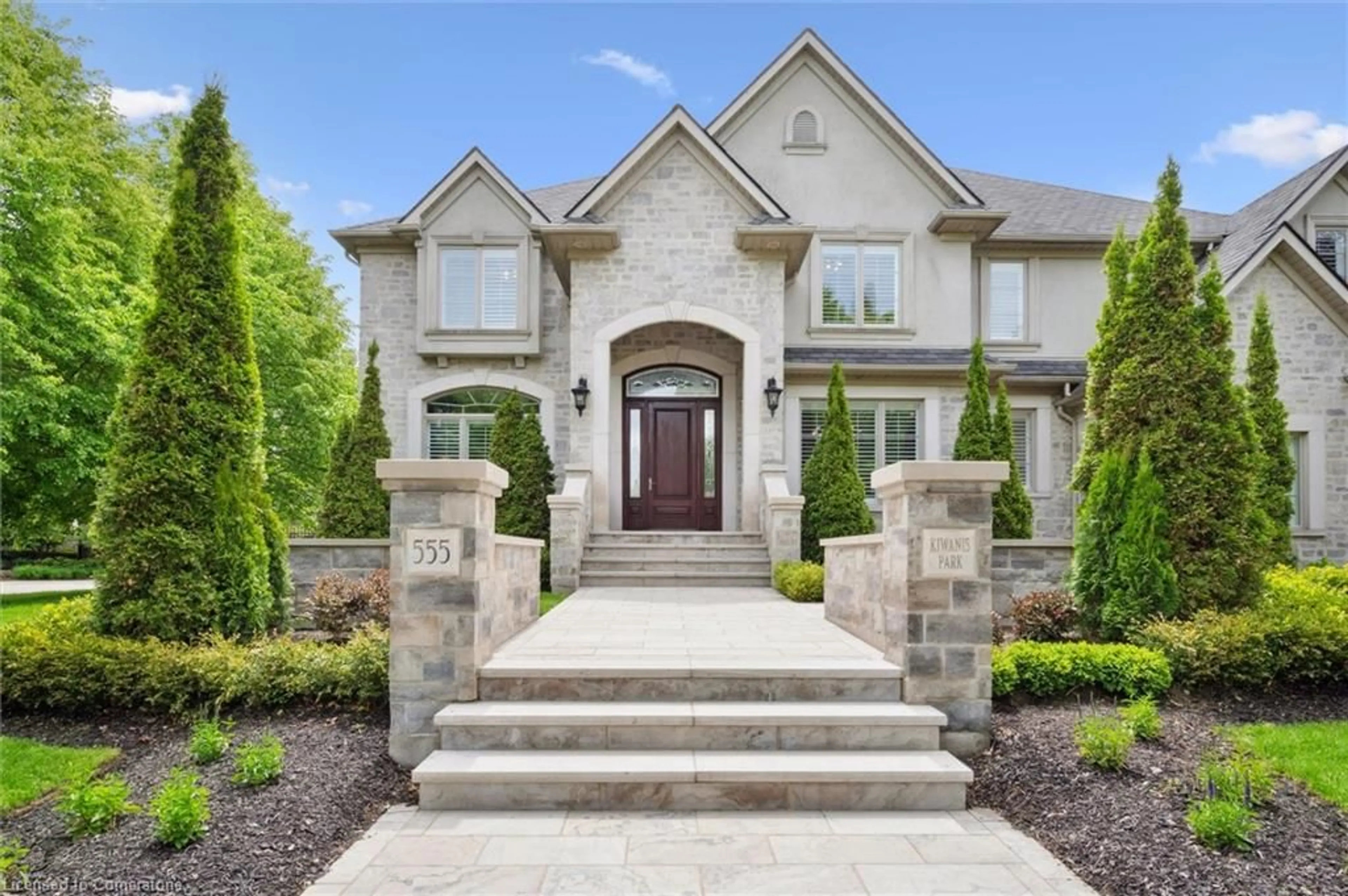 Home with brick exterior material, street for 555 Kiwanis Park Dr, Kitchener Ontario N2K 3N8