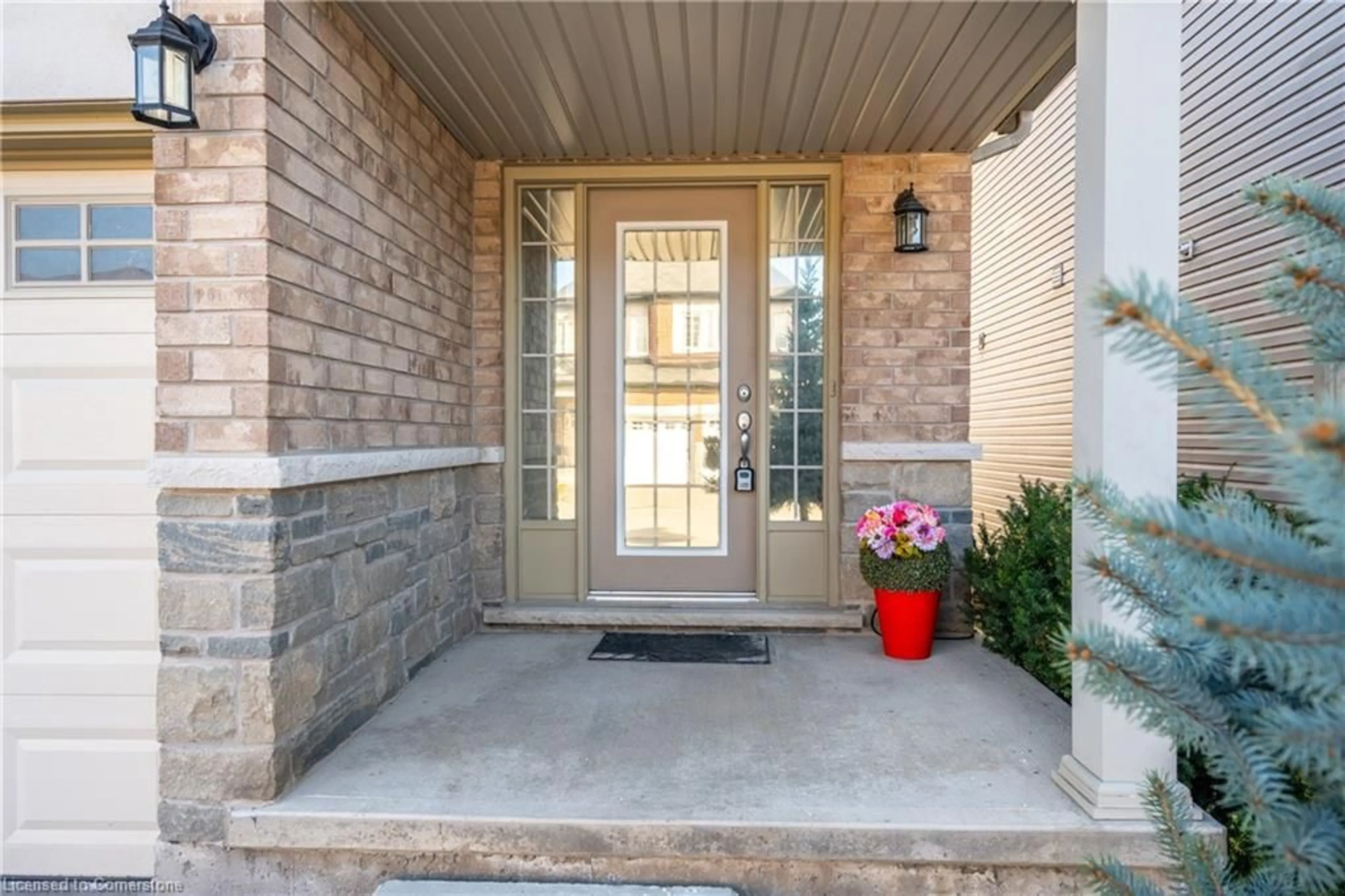 Indoor entryway for 77 Avery Cres #21, St. Catharines Ontario L2P 0E5
