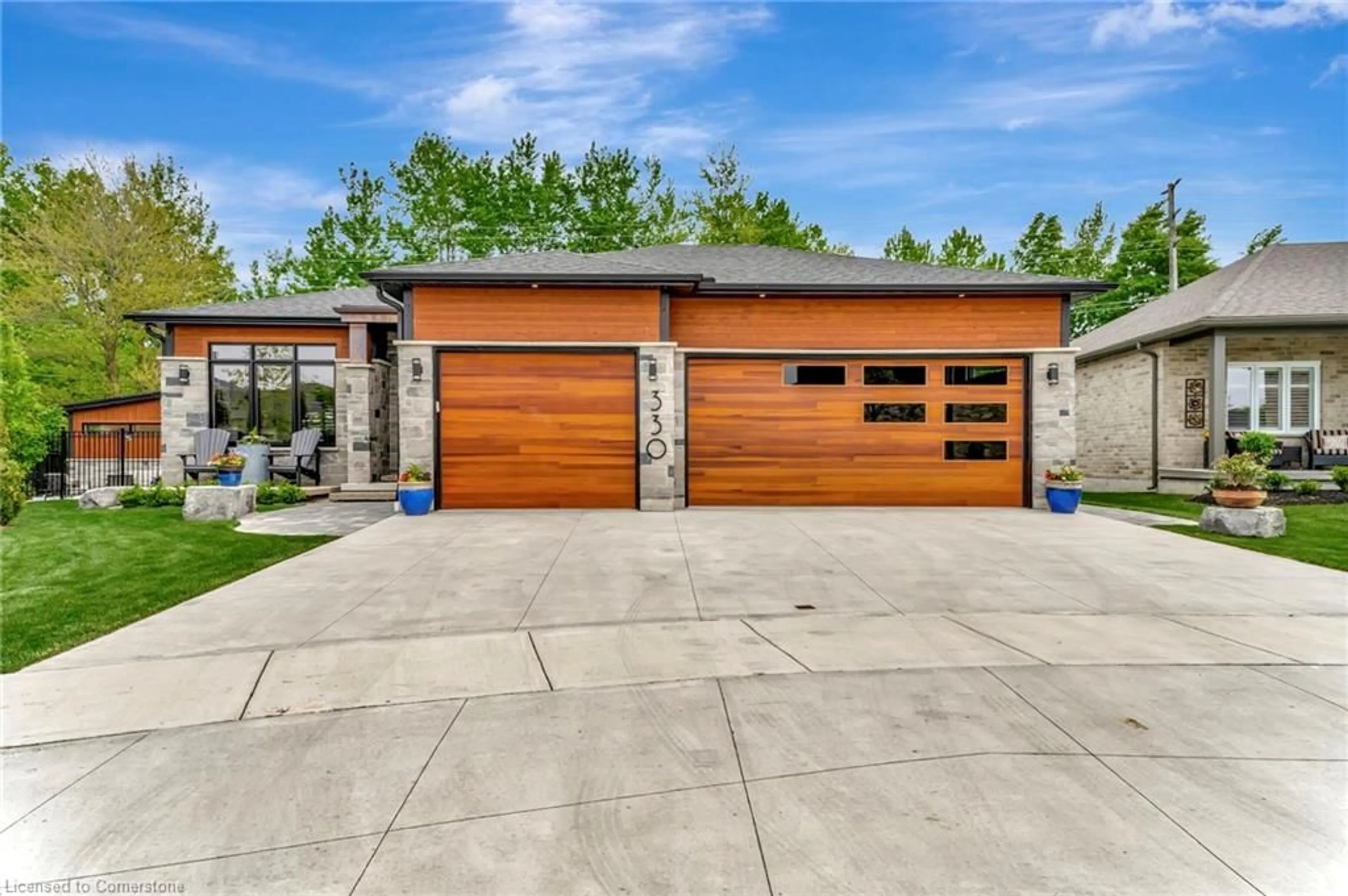 Indoor garage for 330 Rogers Rd, Listowel Ontario N4W 0H3