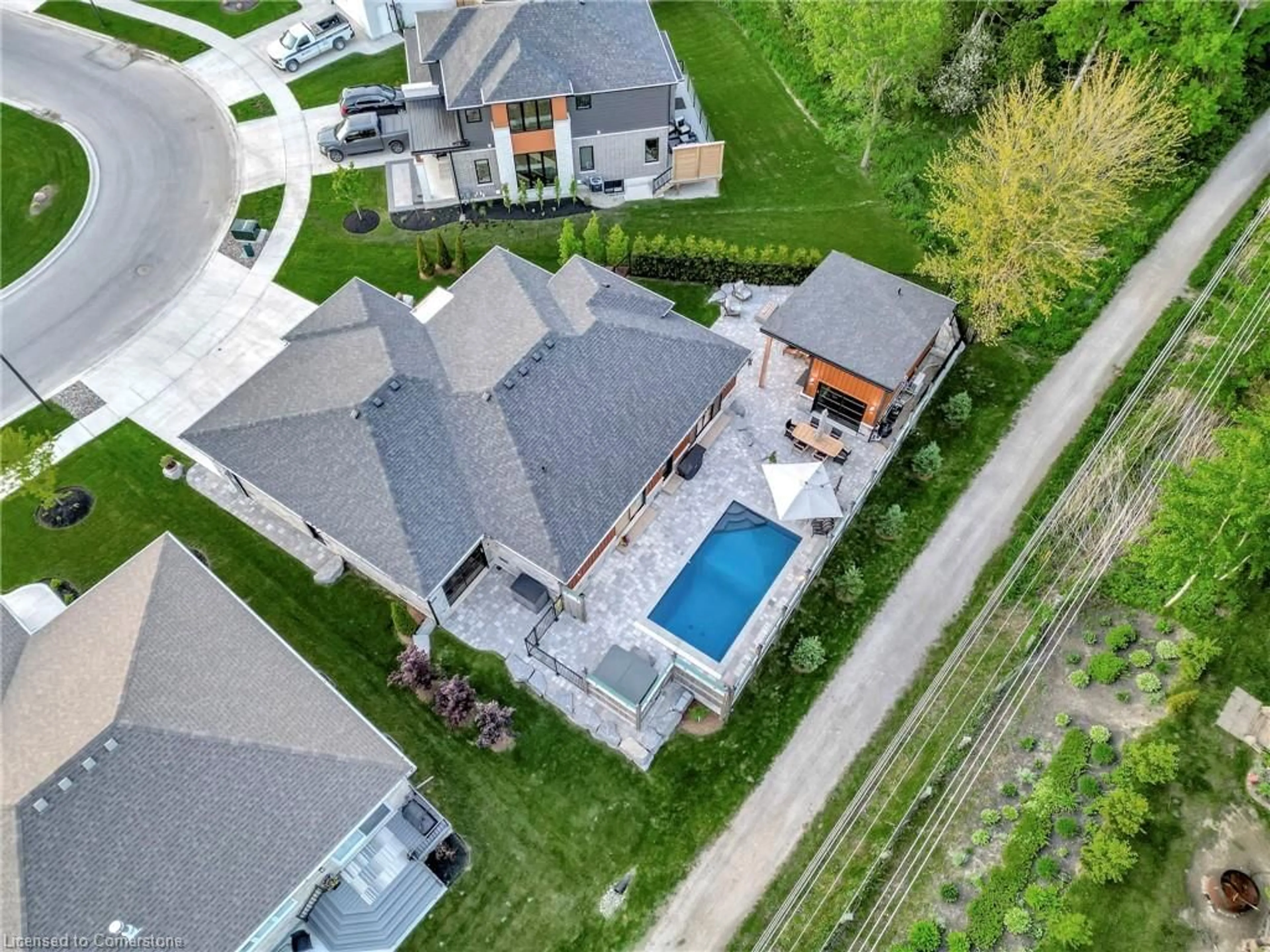A pic from outside/outdoor area/front of a property/back of a property/a pic from drone, street for 330 Rogers Rd, Listowel Ontario N4W 0H3