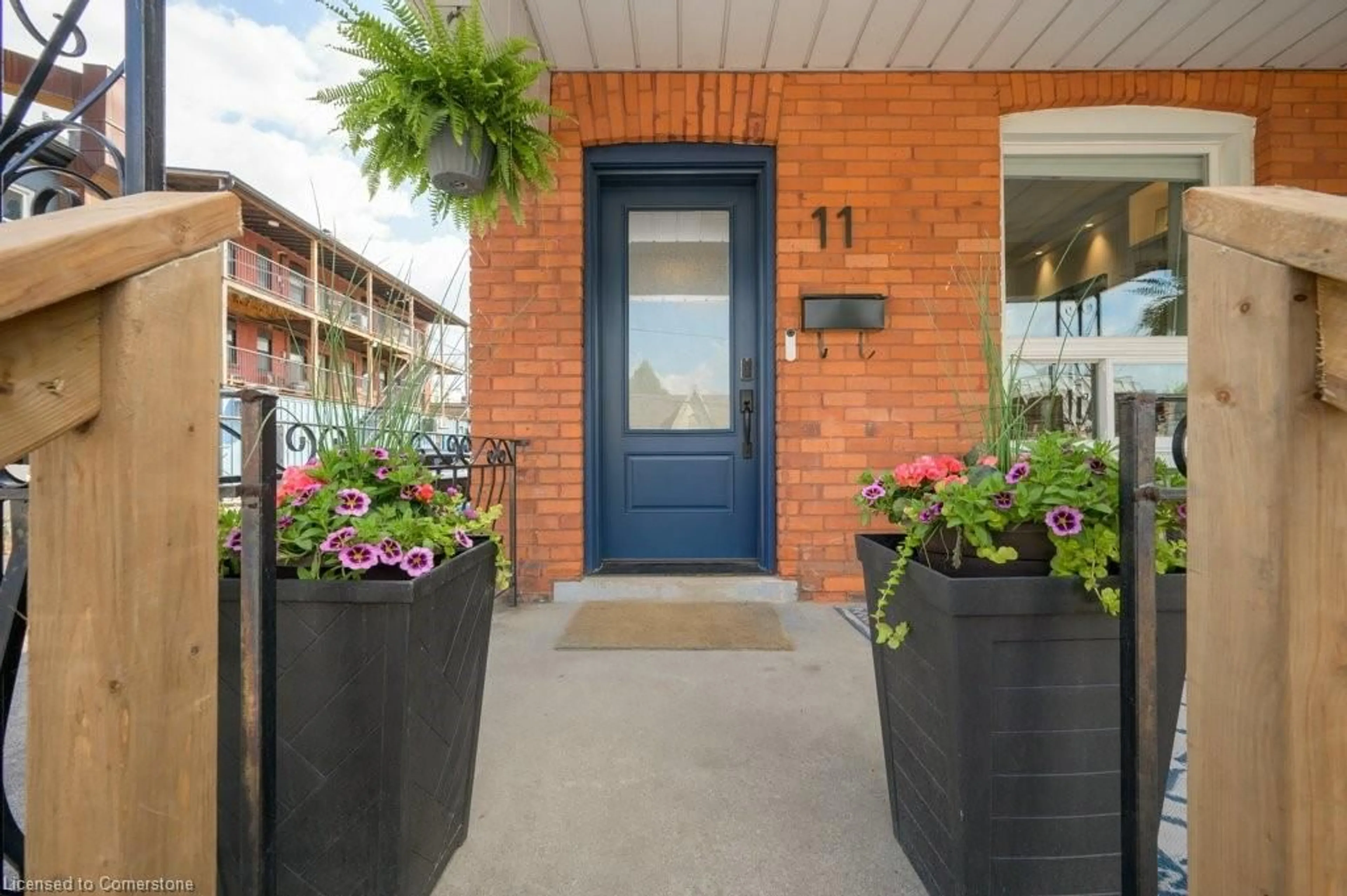 Indoor entryway for 11 Melbourne St, Hamilton Ontario L8P 2A4