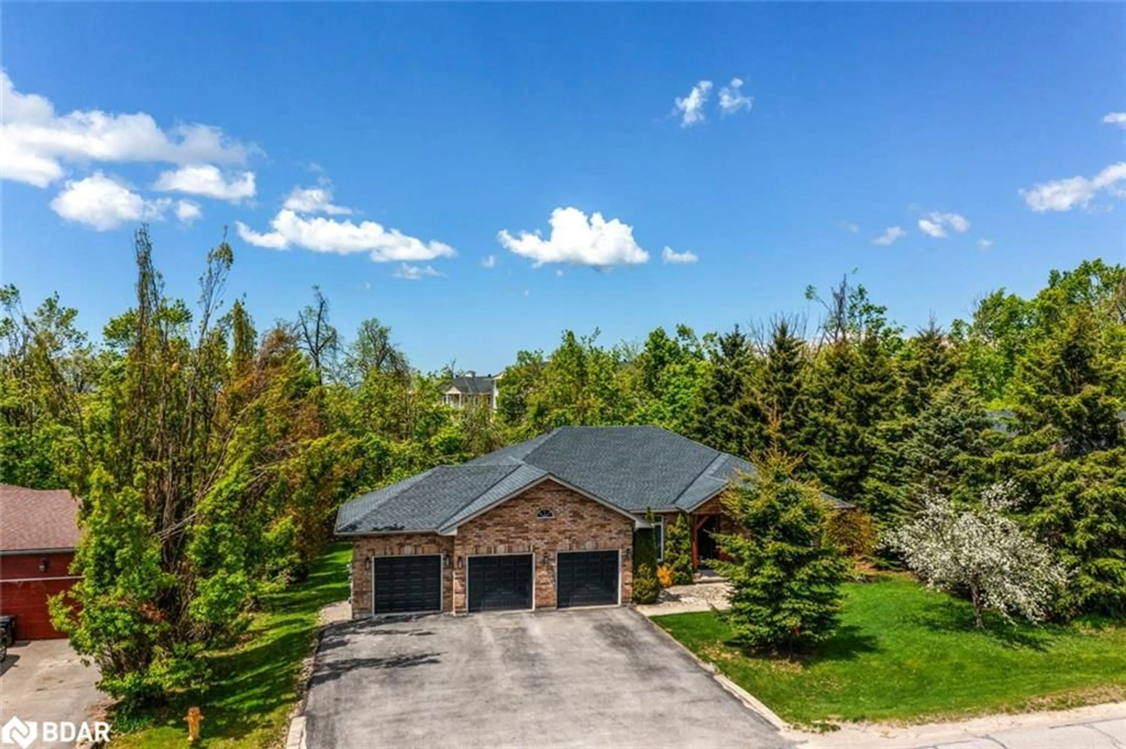 A pic from outside/outdoor area/front of a property/back of a property/a pic from drone, unknown for 102 Highland Drive, Oro-Medonte Ontario L0L 2L0