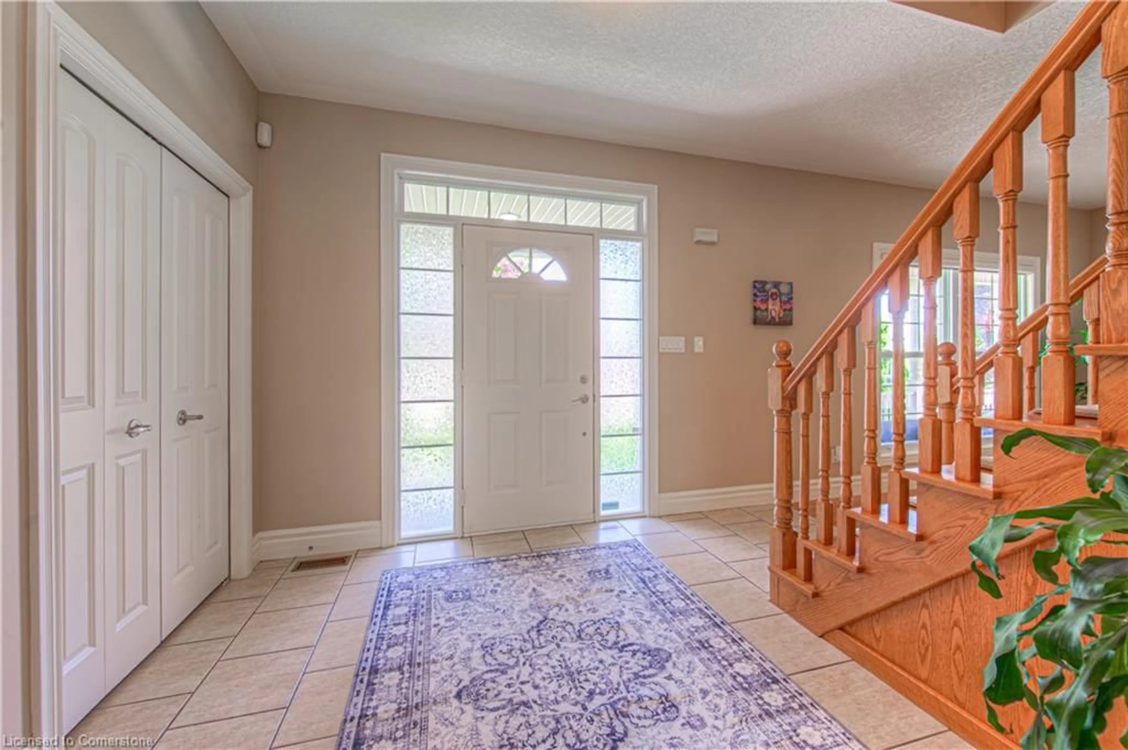Indoor entryway for 31 Kenneth Fried Pl, New Dundee Ontario N0B 2E0
