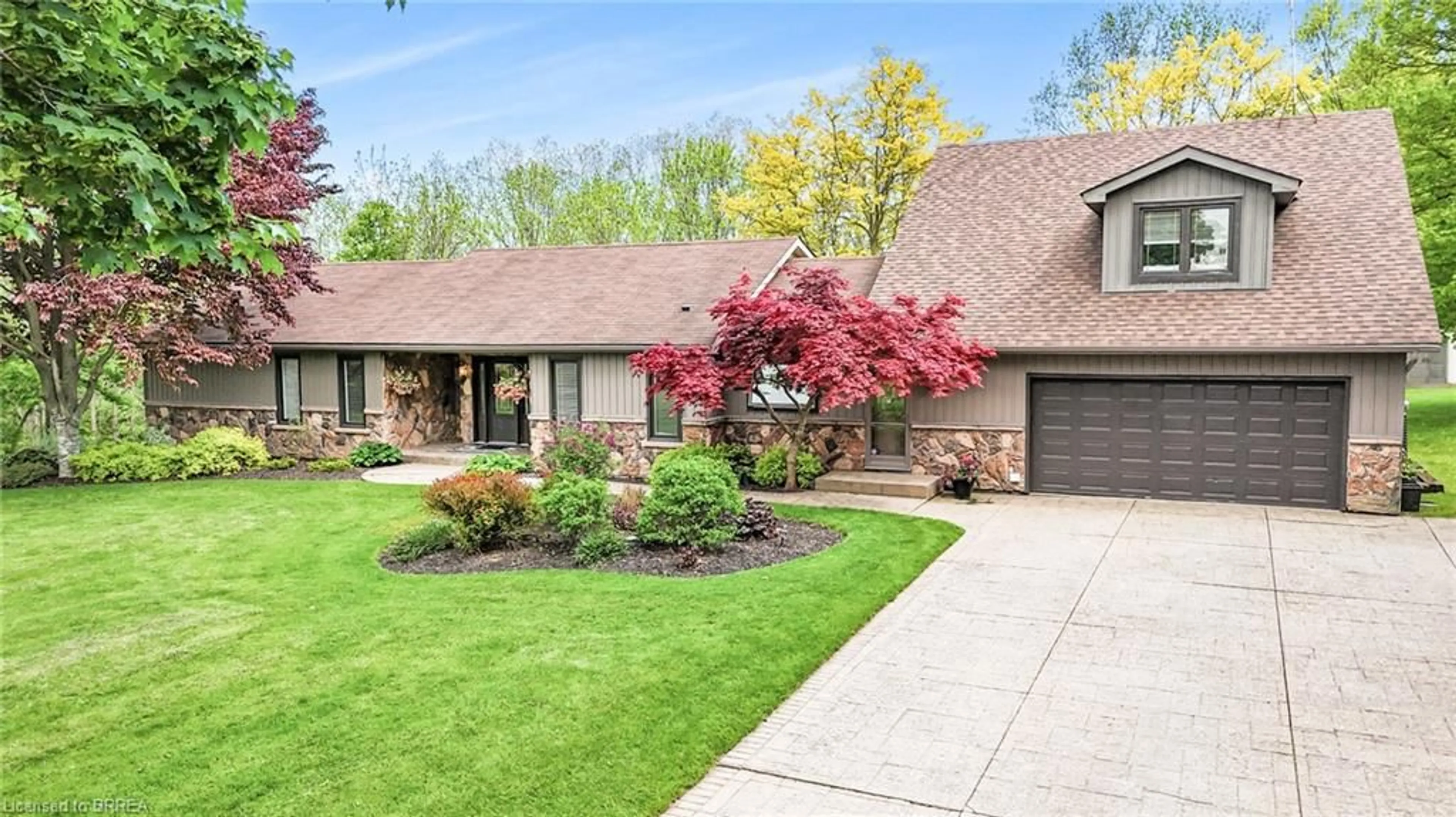 Home with brick exterior material, street for 3976 Powerline Rd, Ancaster Ontario L0R 1T0