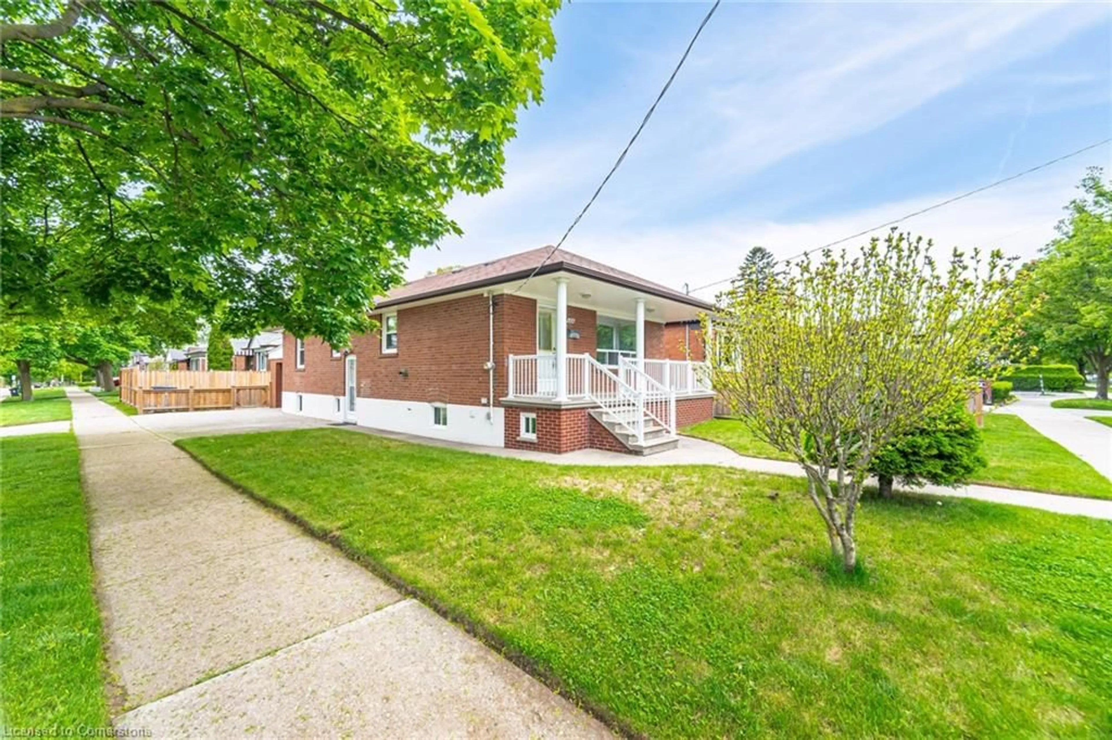Home with brick exterior material, street for 425 Lanor Ave, Etobicoke Ontario M8W 2R9