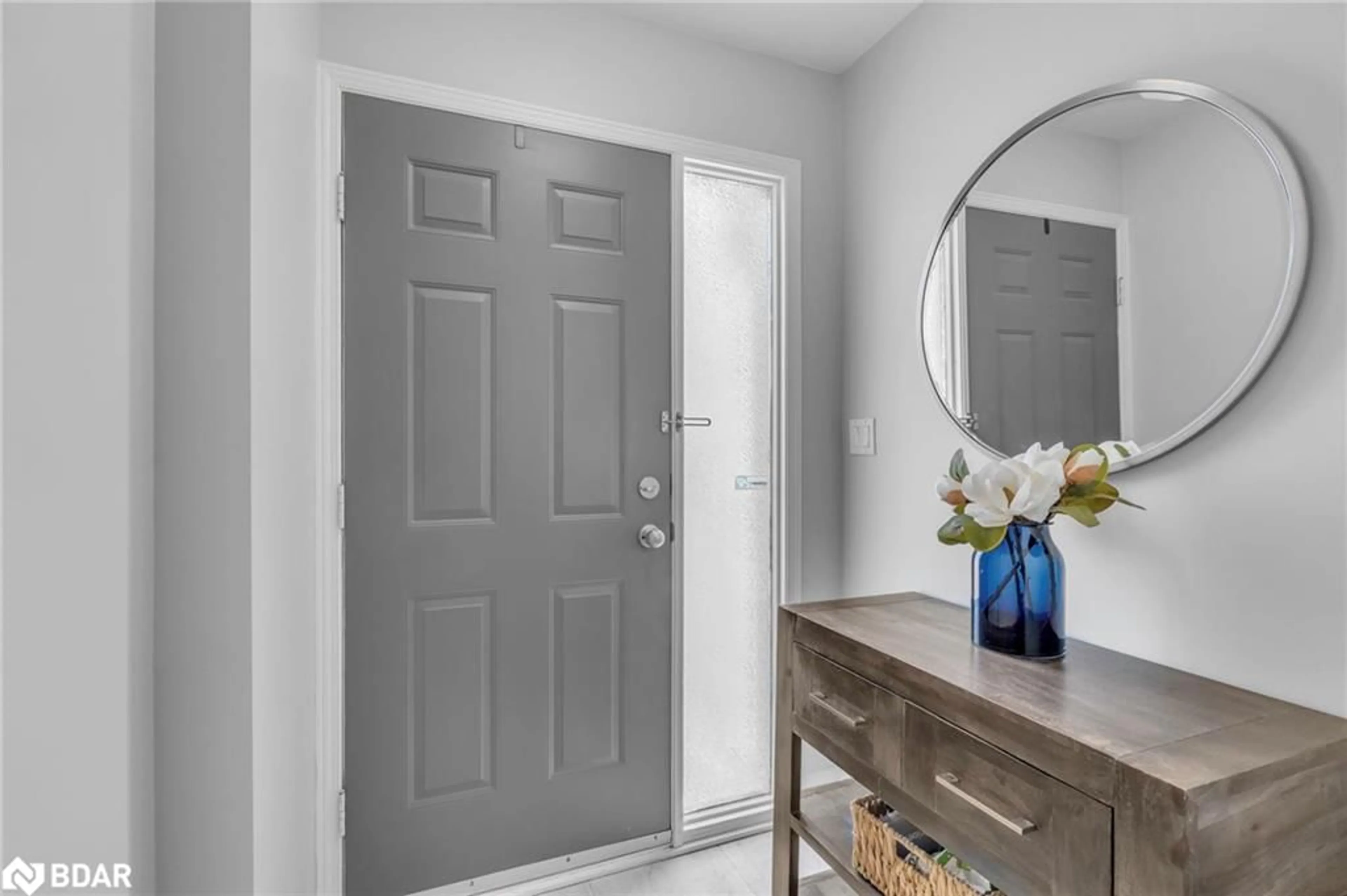 Indoor entryway for 2015 Cleaver Ave #26, Burlington Ontario L7M 4J7