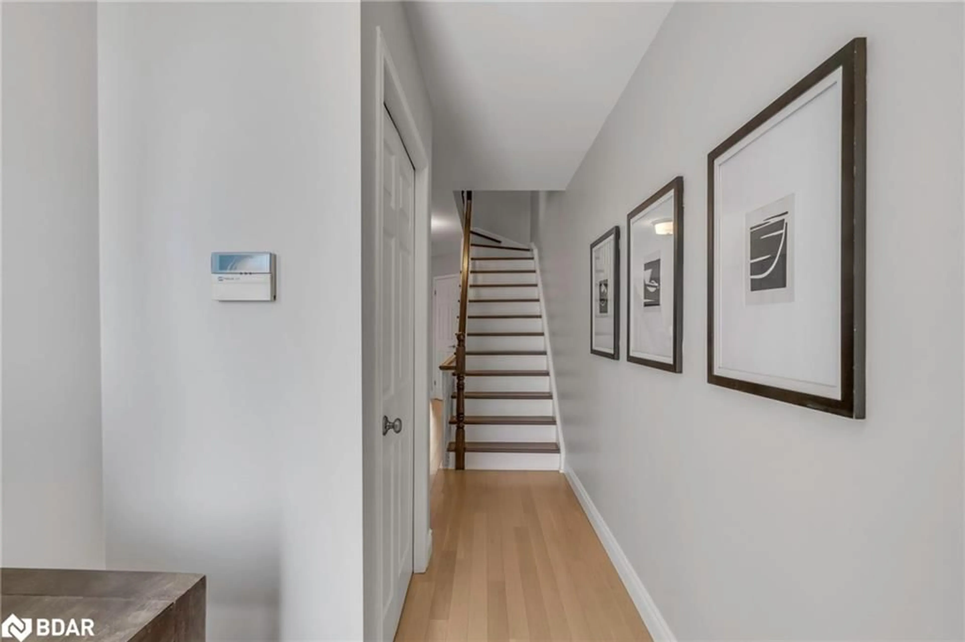 Indoor entryway for 2015 Cleaver Ave #26, Burlington Ontario L7M 4J7