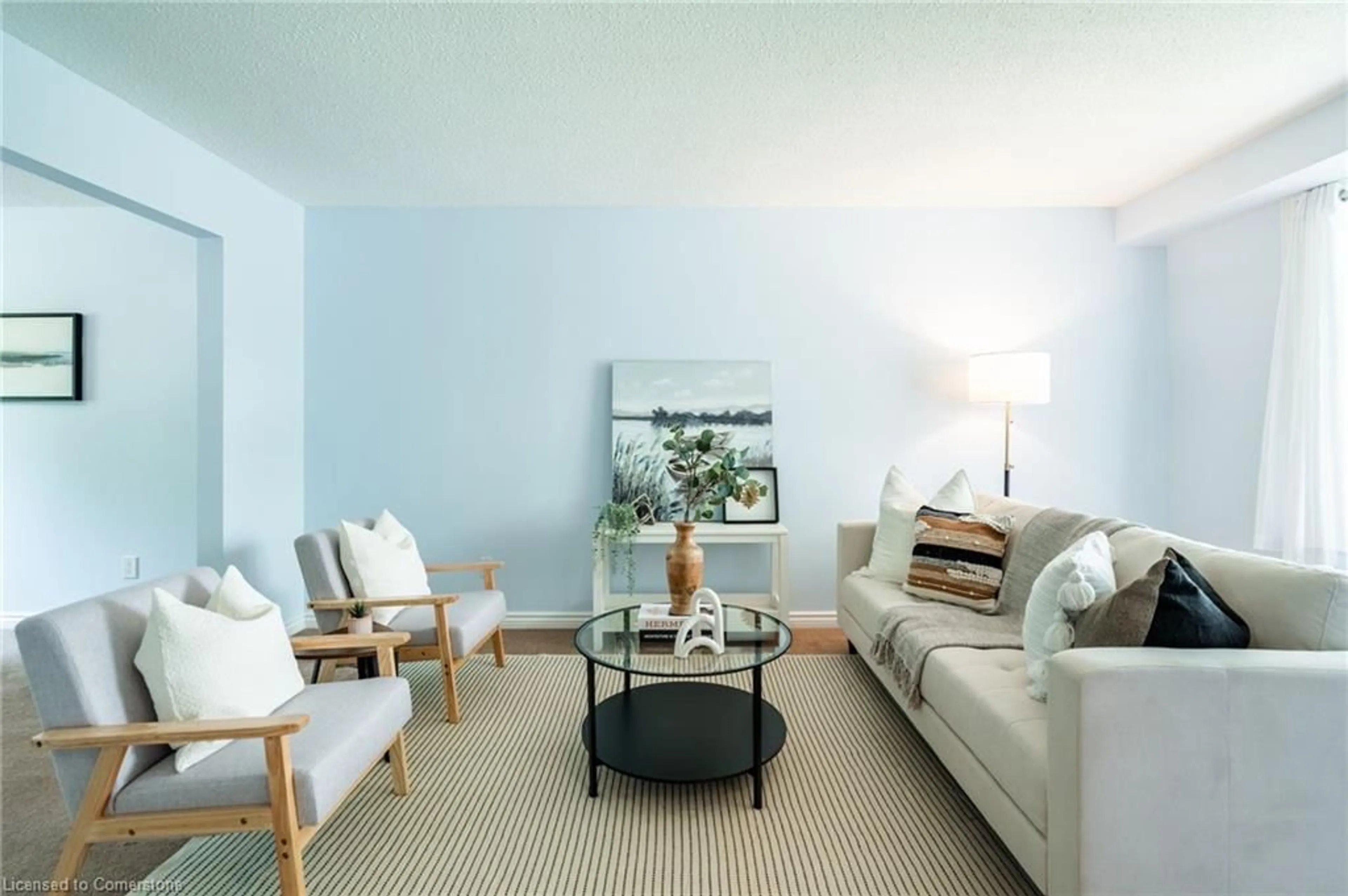 Living room with furniture, unknown for 11 Pecan Crt, Stoney Creek Ontario L8G 4L6