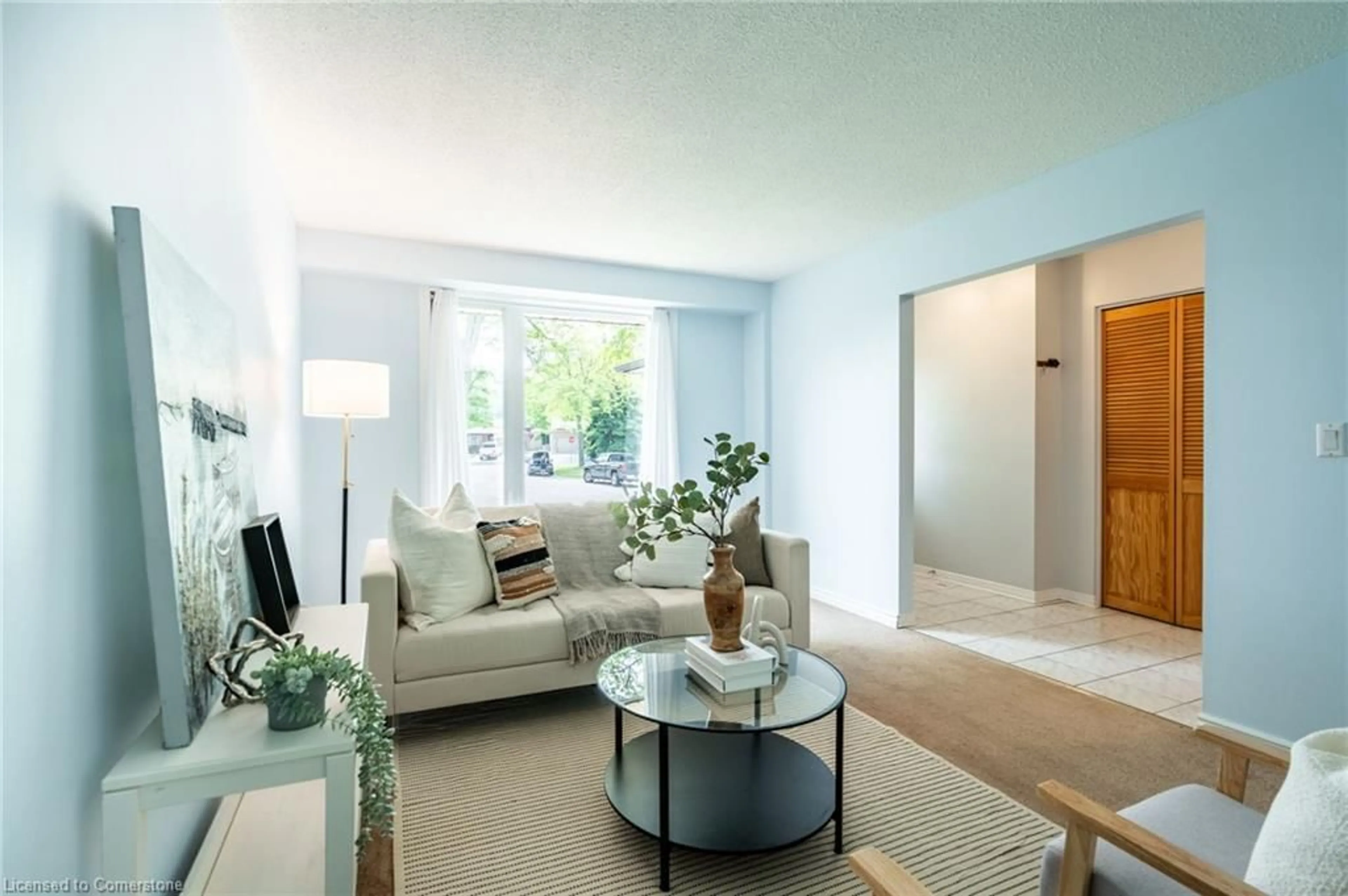 Living room with furniture, unknown for 11 Pecan Crt, Stoney Creek Ontario L8G 4L6