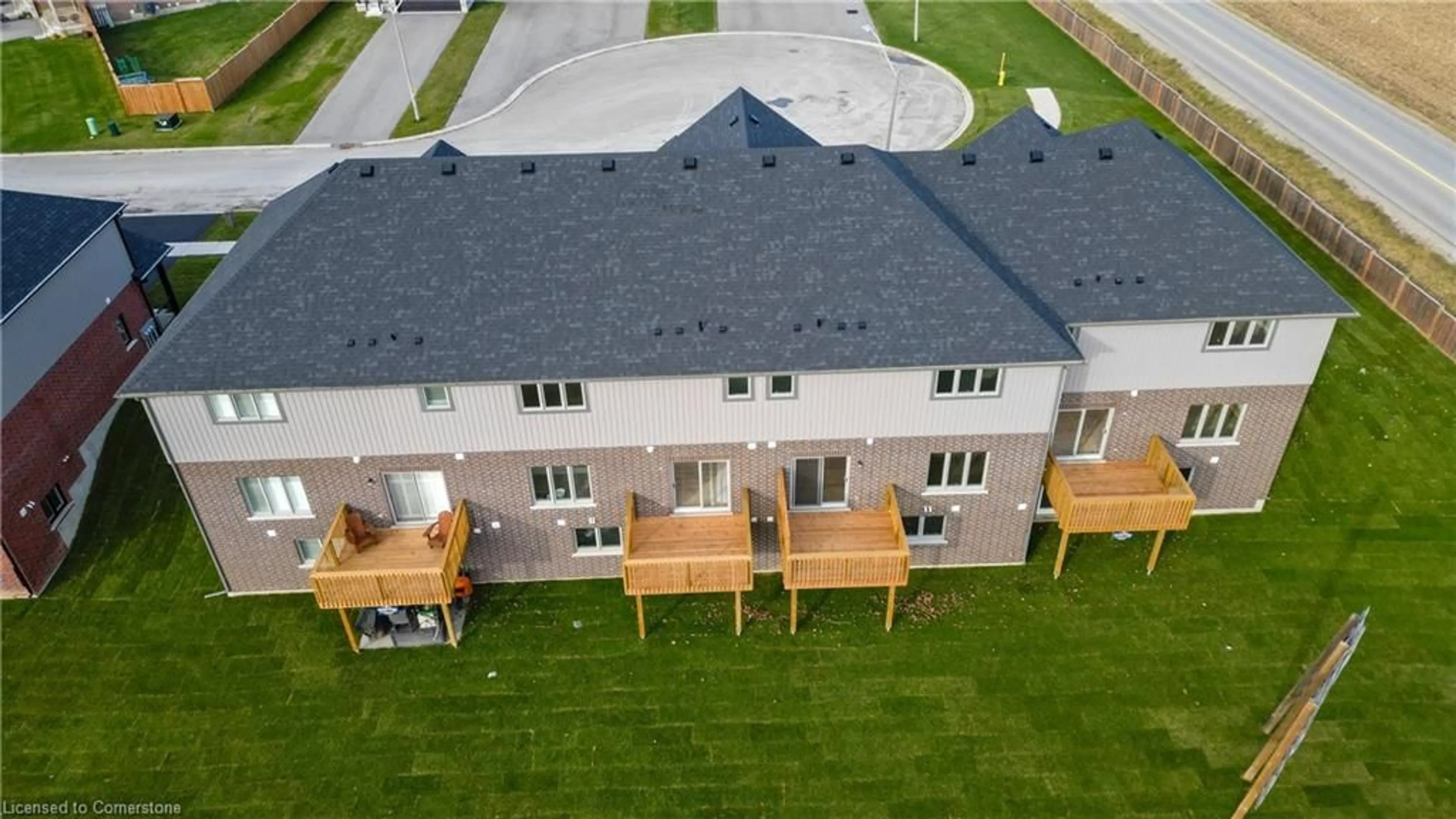 A pic from outside/outdoor area/front of a property/back of a property/a pic from drone, building for 243 Applewood St, Plattsville Ontario N0J 1S0