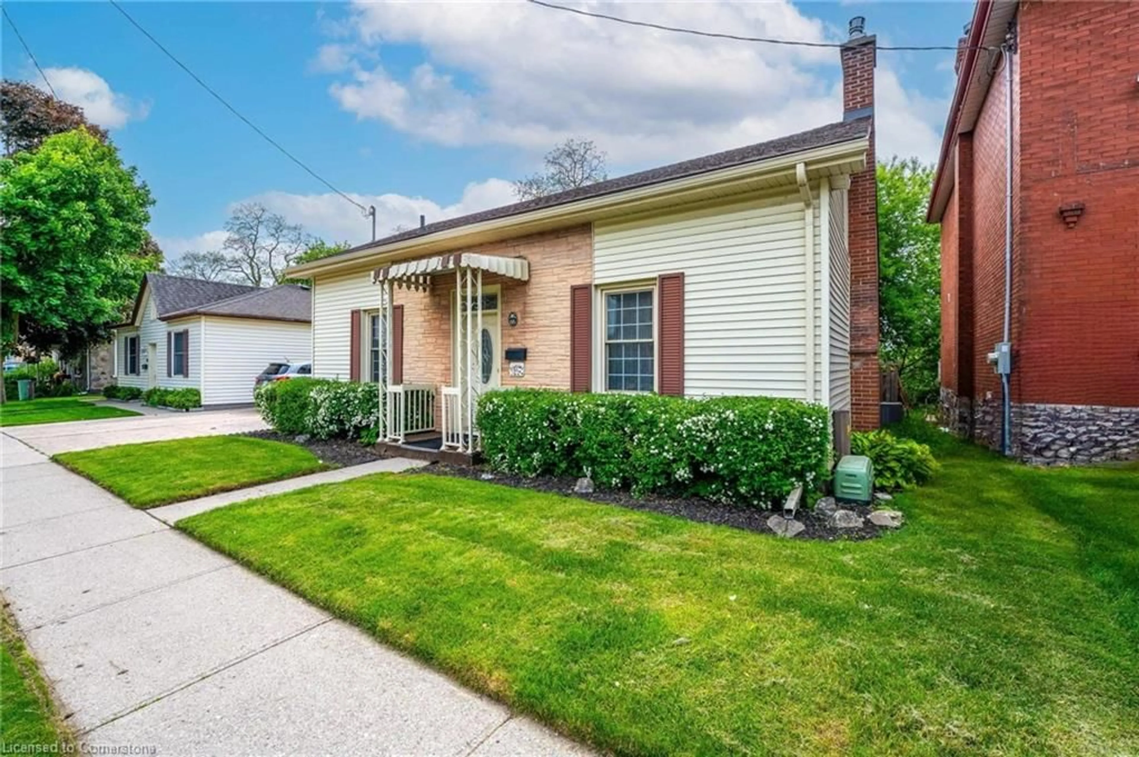 Home with brick exterior material, street for 68 Wellington St, Cambridge Ontario N1R 3Y7