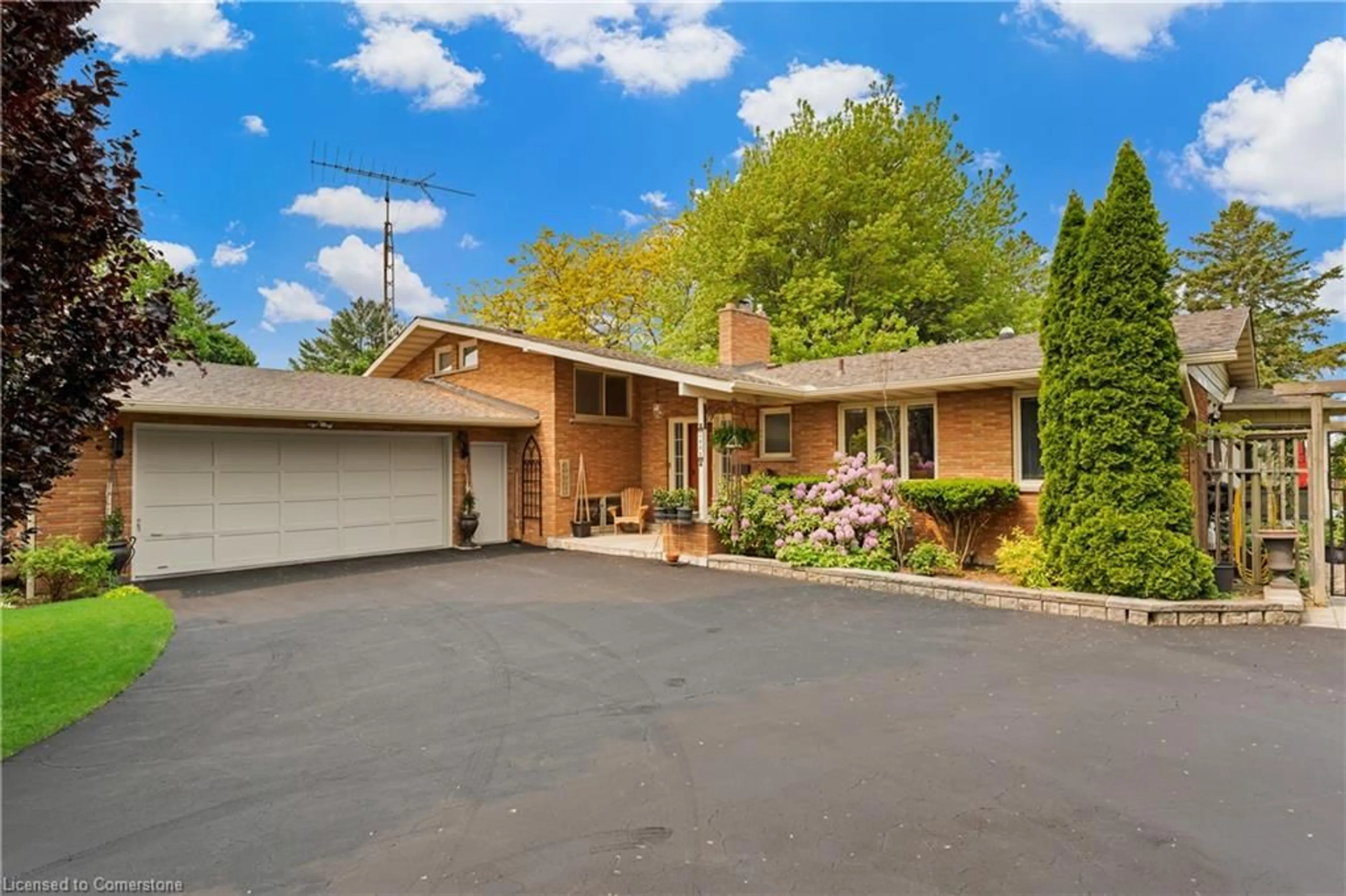 Home with brick exterior material, street for 1898 Concession 4 Road, Niagara-on-the-Lake Ontario L0S 1J0