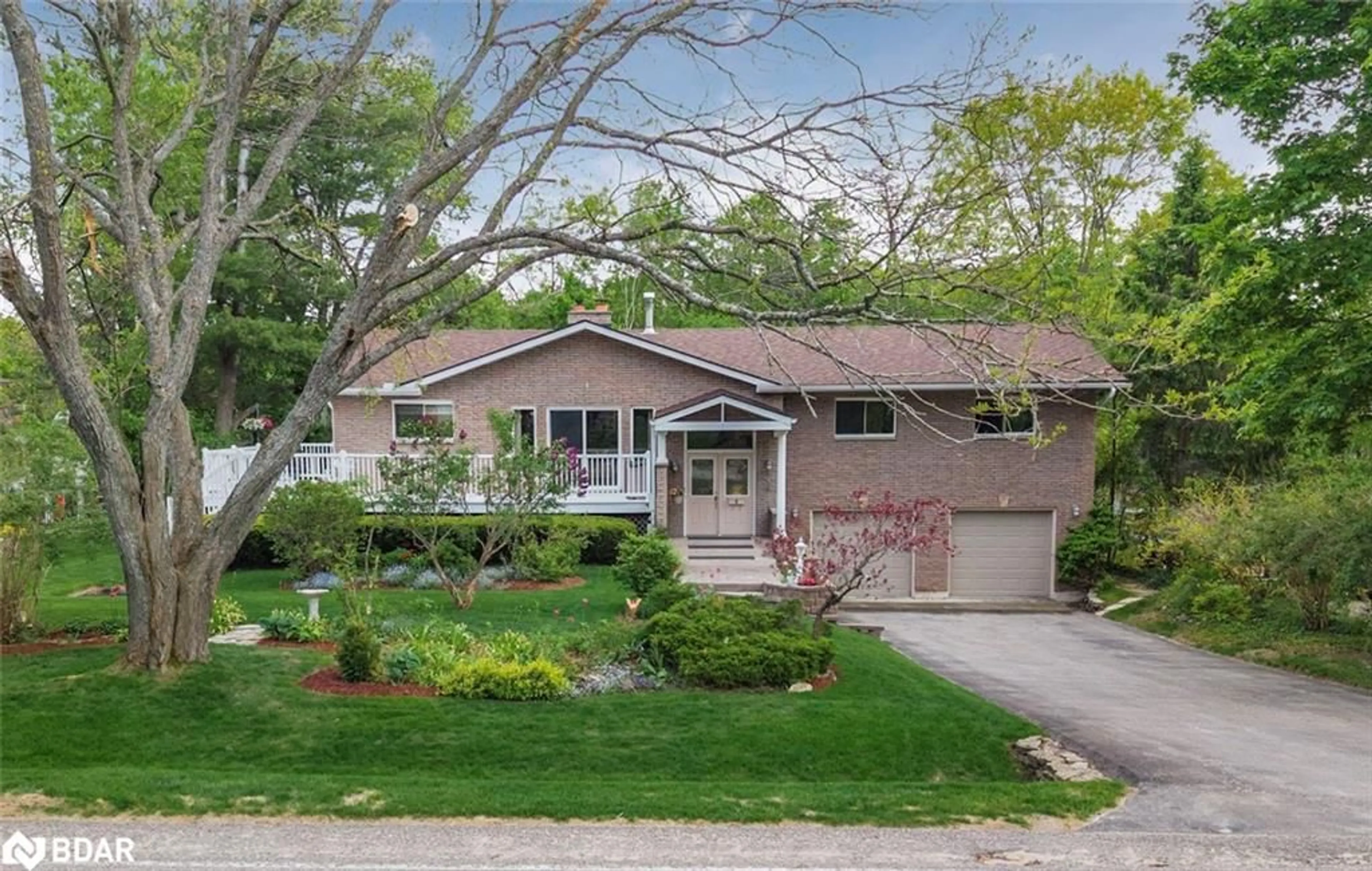 Home with vinyl exterior material, street for 21 Pooles Rd, Midhurst Ontario L9X 0P5