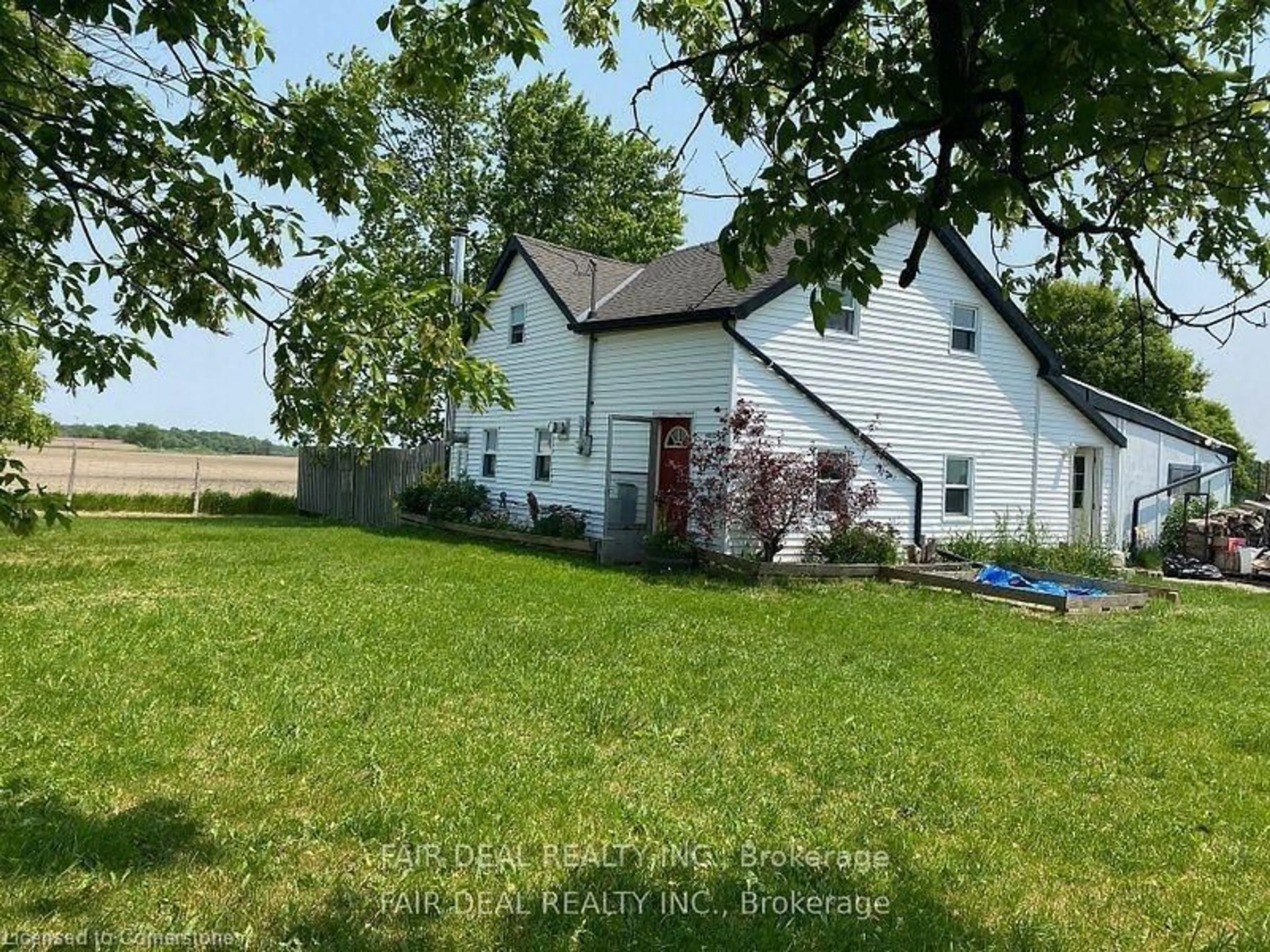 A pic from outside/outdoor area/front of a property/back of a property/a pic from drone, unknown for 4832 Regional Rd, Lincoln Ontario L0R 1Y0