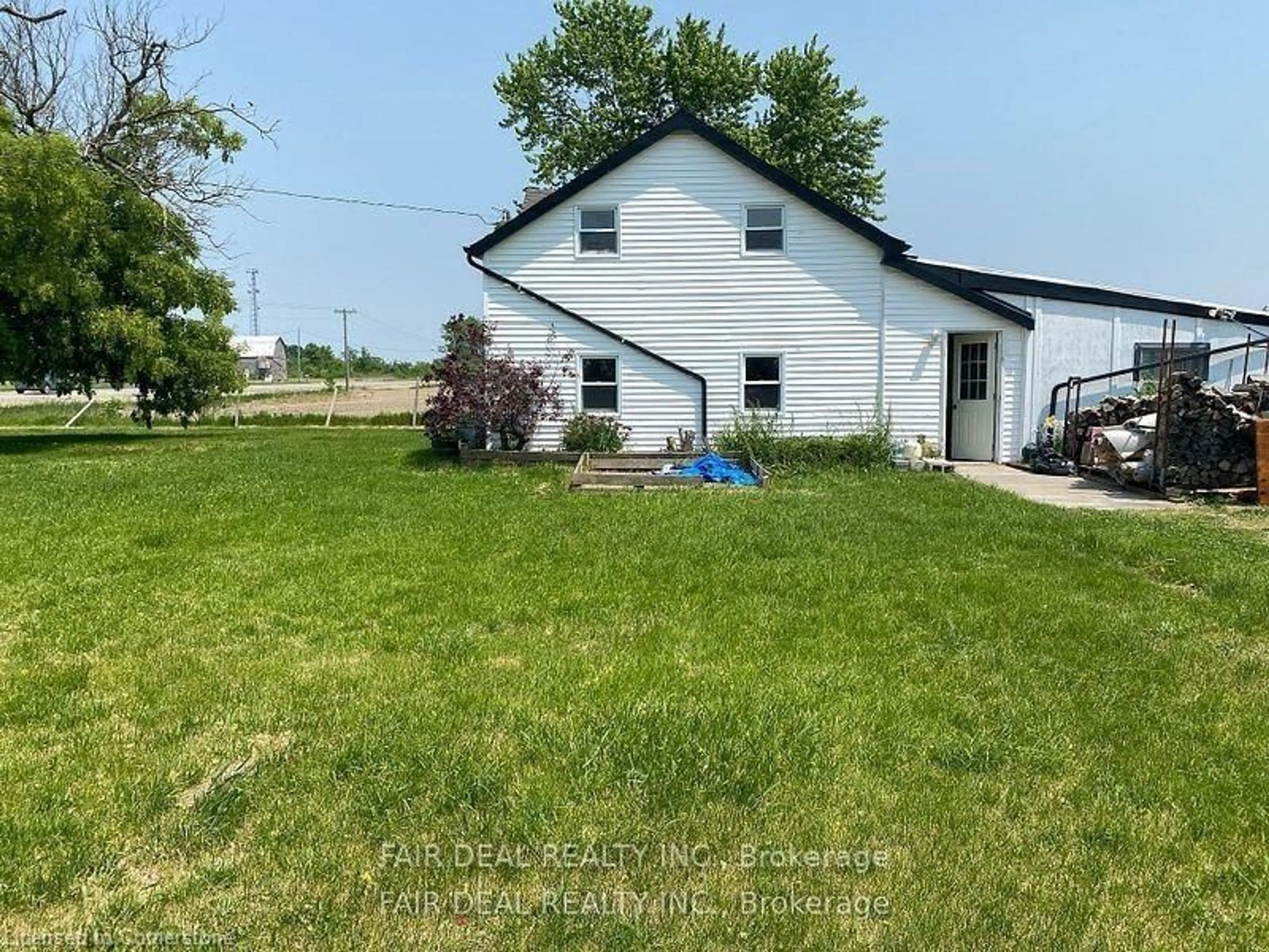 A pic from outside/outdoor area/front of a property/back of a property/a pic from drone, building for 4832 Regional Rd, Lincoln Ontario L0R 1Y0