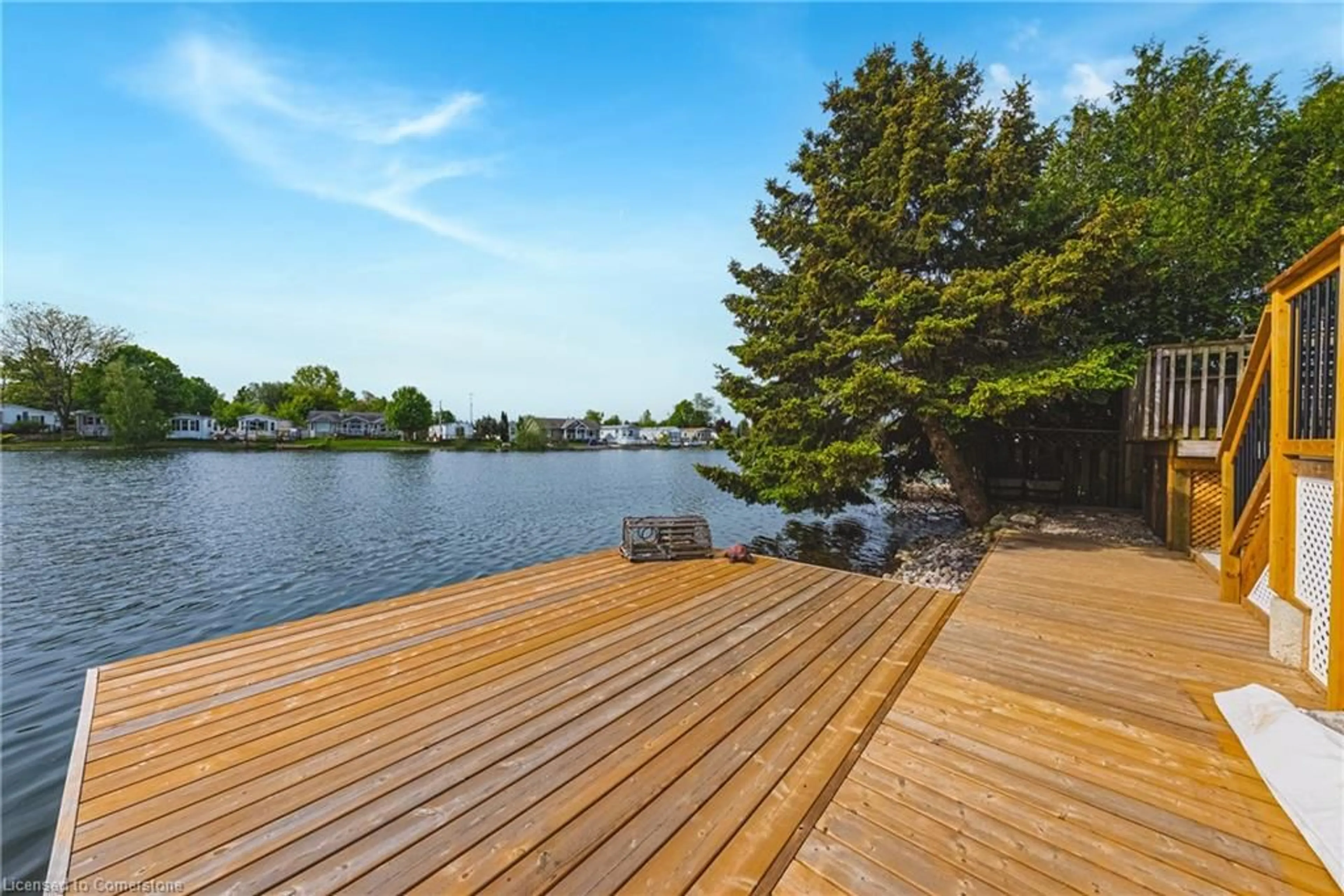 Patio, water/lake/river/ocean view for 2 Hemlock Crescent Pvt, Puslinch Ontario N0B 2K0