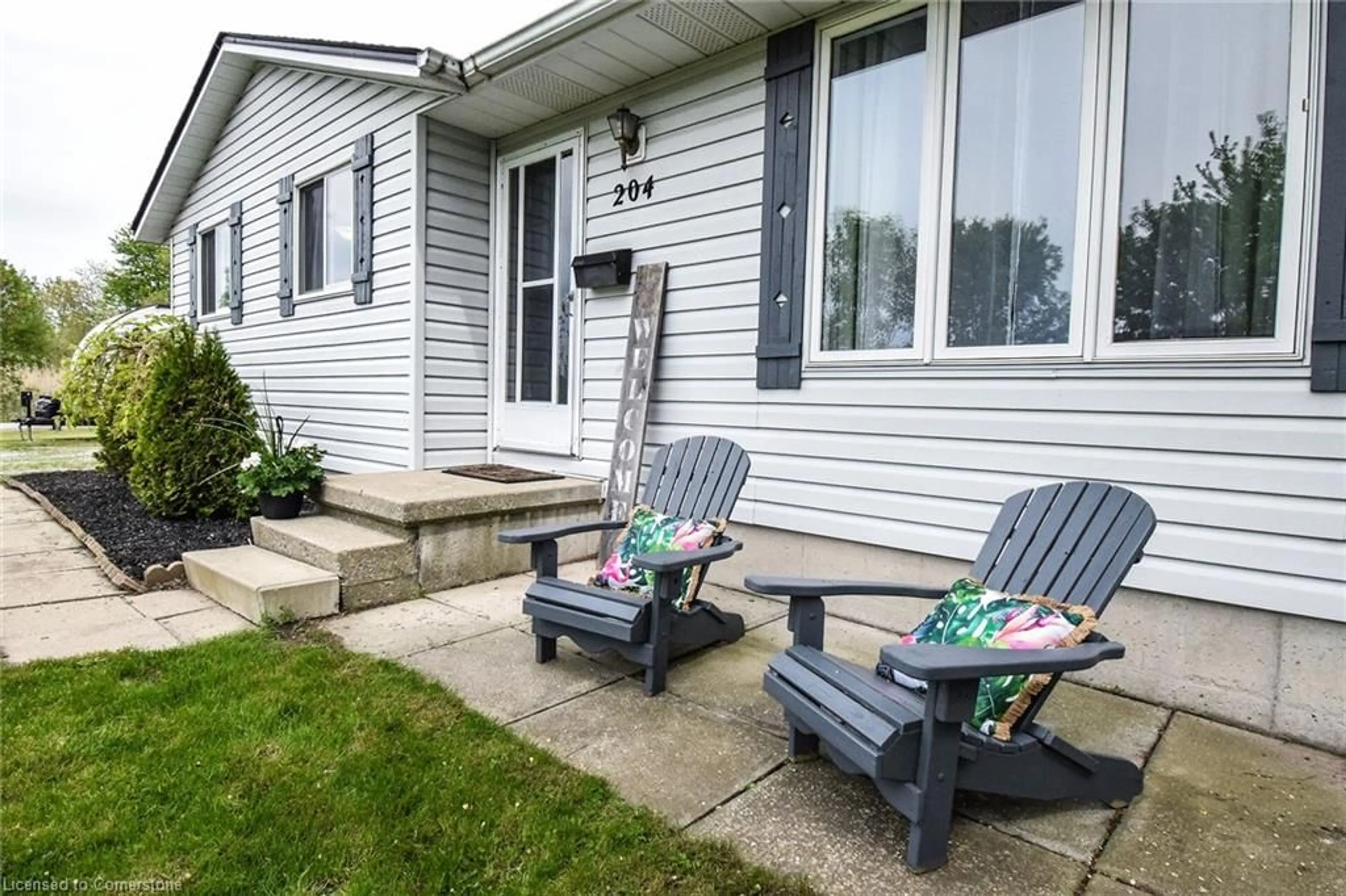 Patio, street for 204 Bolton Tract Rd, Dunnville Ontario N1A 2A3
