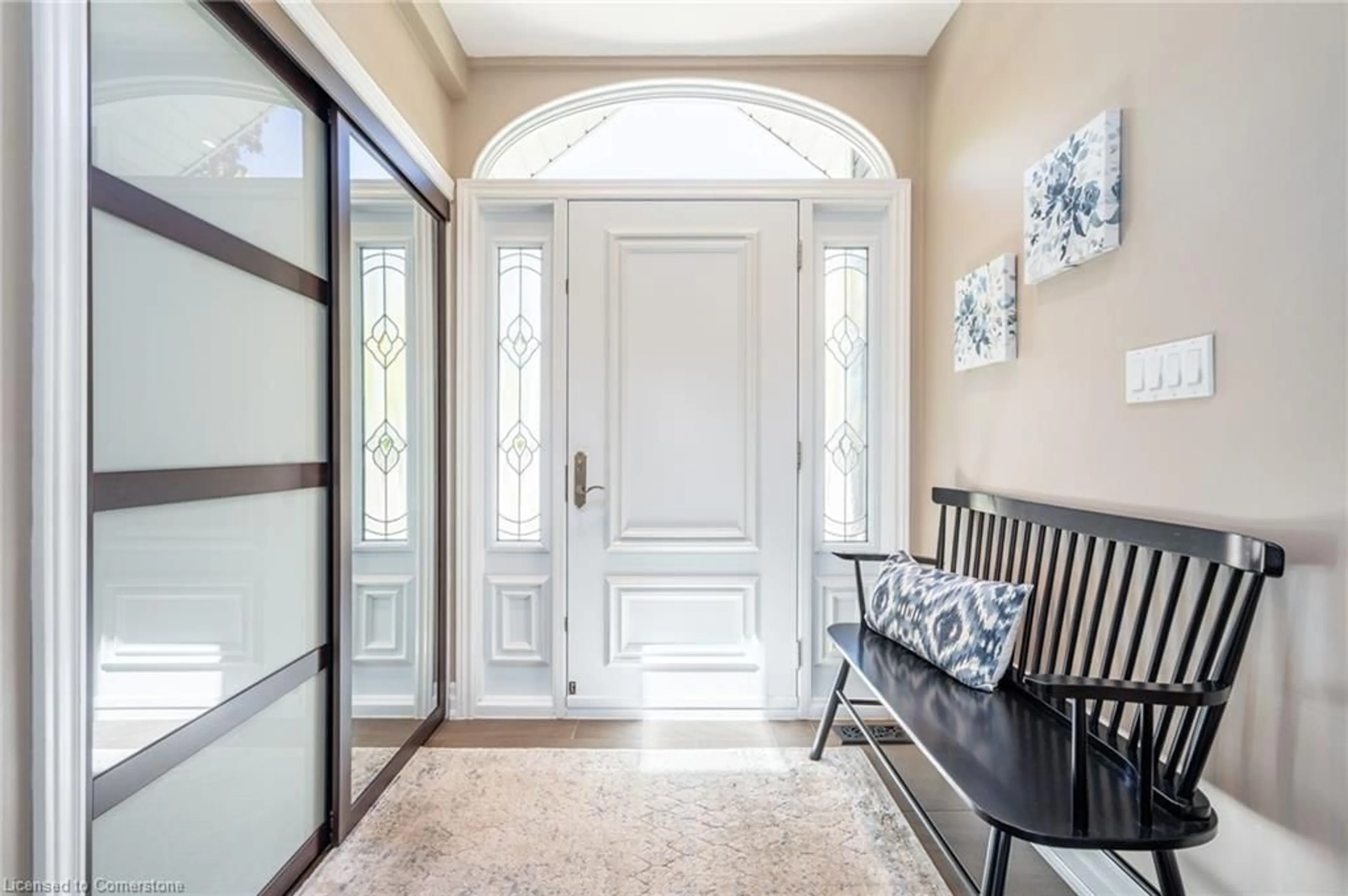 Indoor entryway for 388 Wilson Ave, Burlington Ontario L7L 2M9