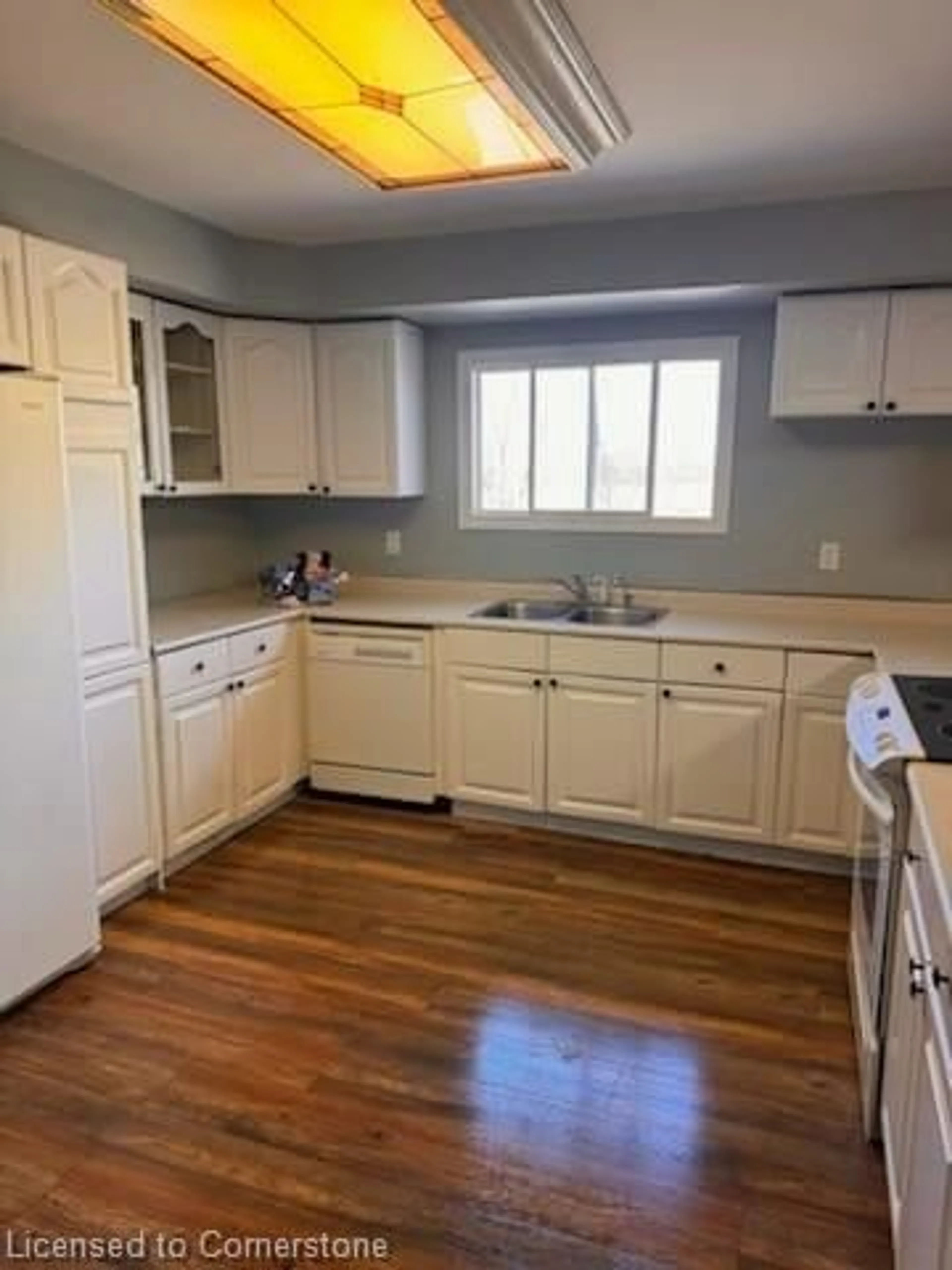 Standard kitchen, unknown for 687485 Highway 2 Hwy, Princeton Ontario N0J 1V0