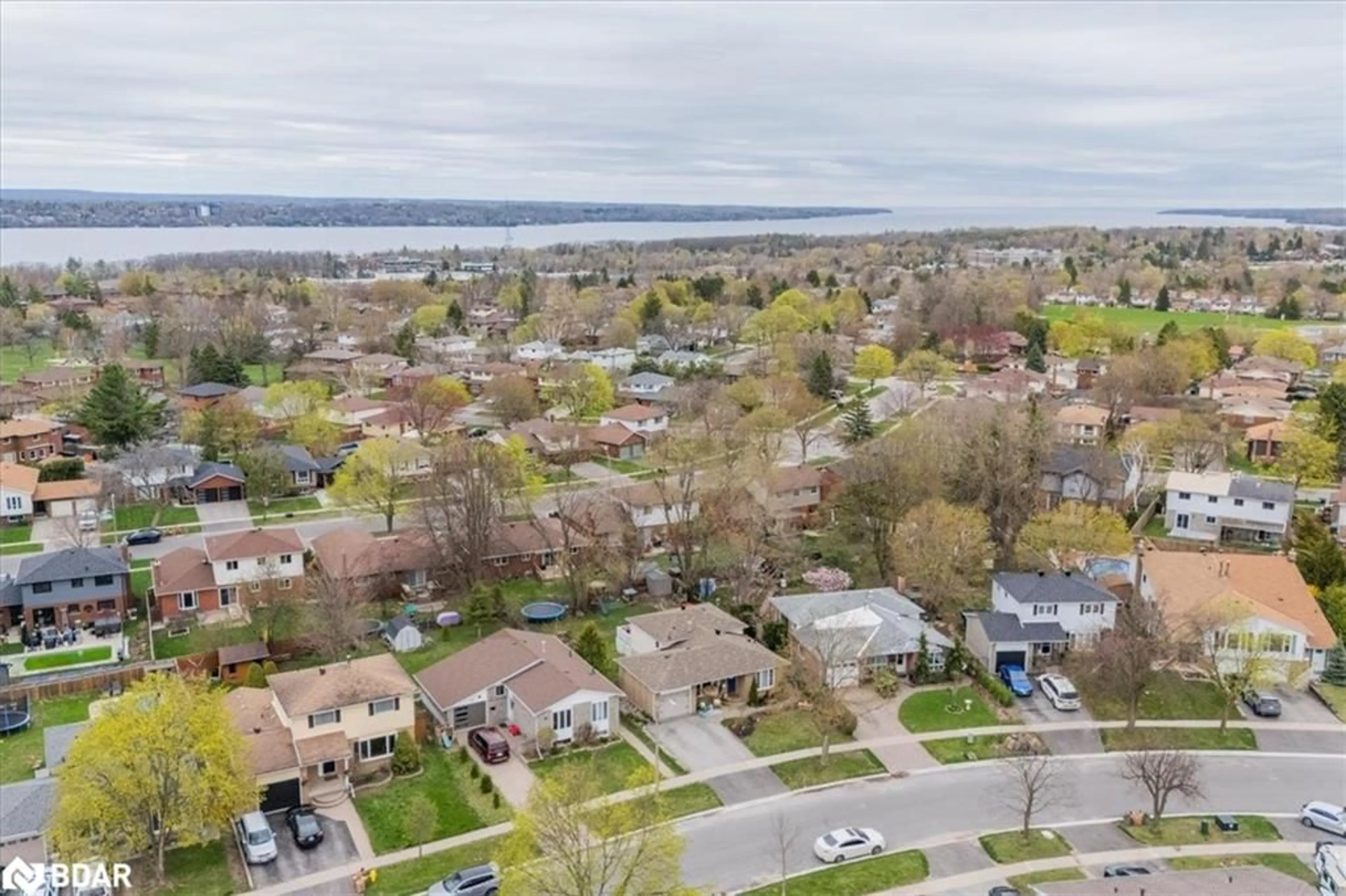 A pic from outside/outdoor area/front of a property/back of a property/a pic from drone, water/lake/river/ocean view for 52 Highcroft Rd, Barrie Ontario L4N 2X7