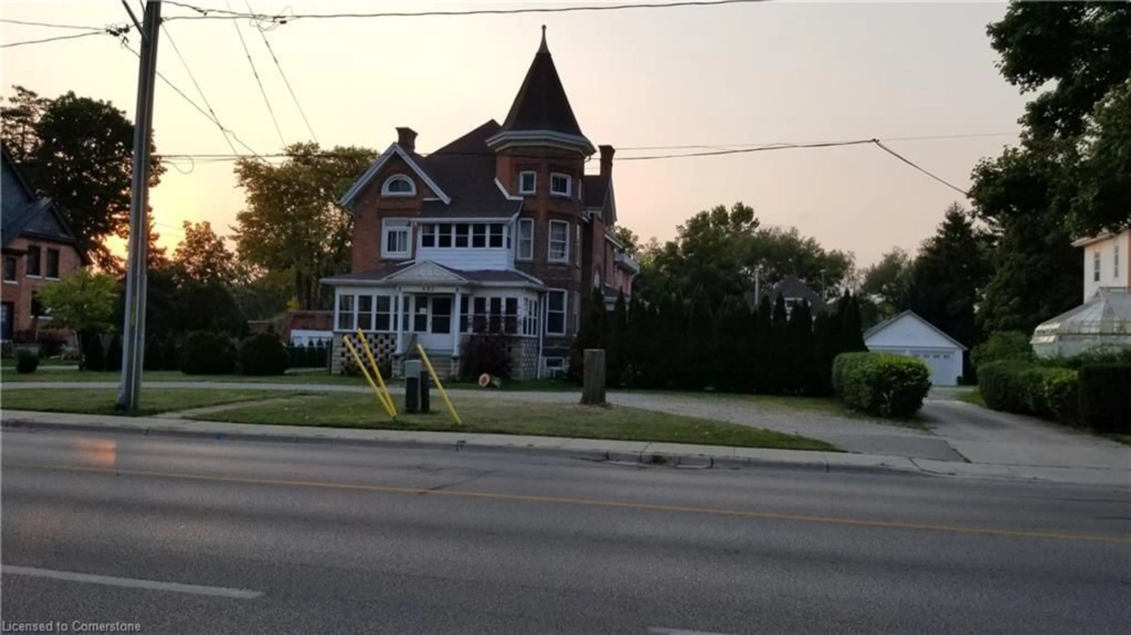 Blurry image for 463 King St, Chatham-Kent Ontario N7M 1G6