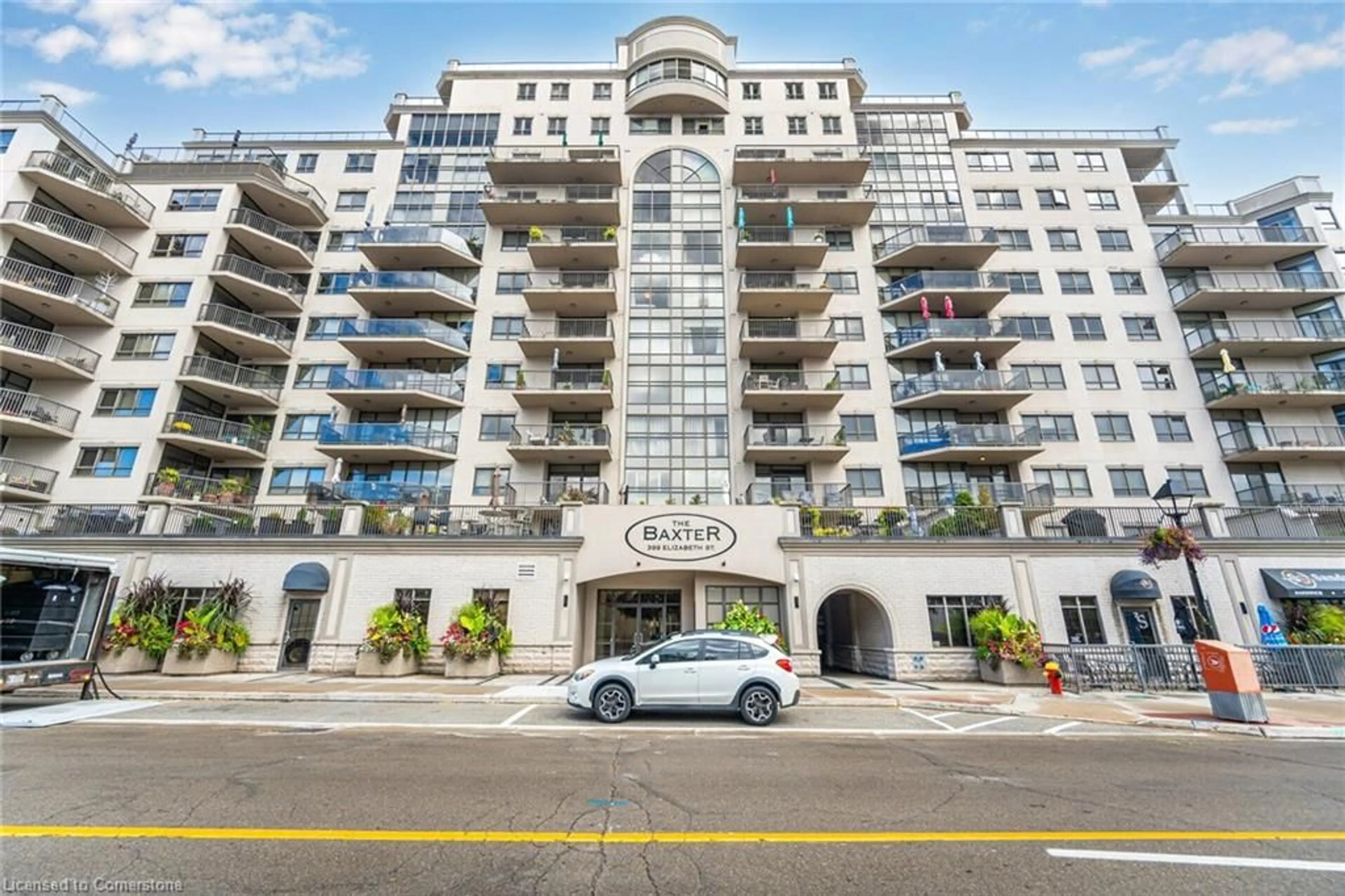 Indoor foyer for 399 Elizabeth St #210, Burlington Ontario L7R 0A4