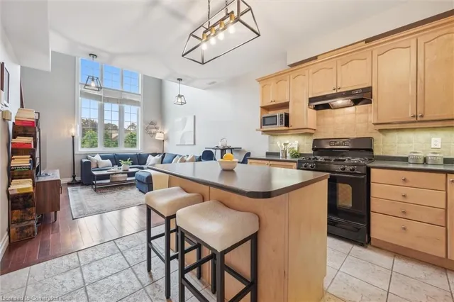 Additional property image - 555 King St Unit 307