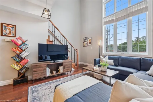 Additional property image - 555 King St Unit 307